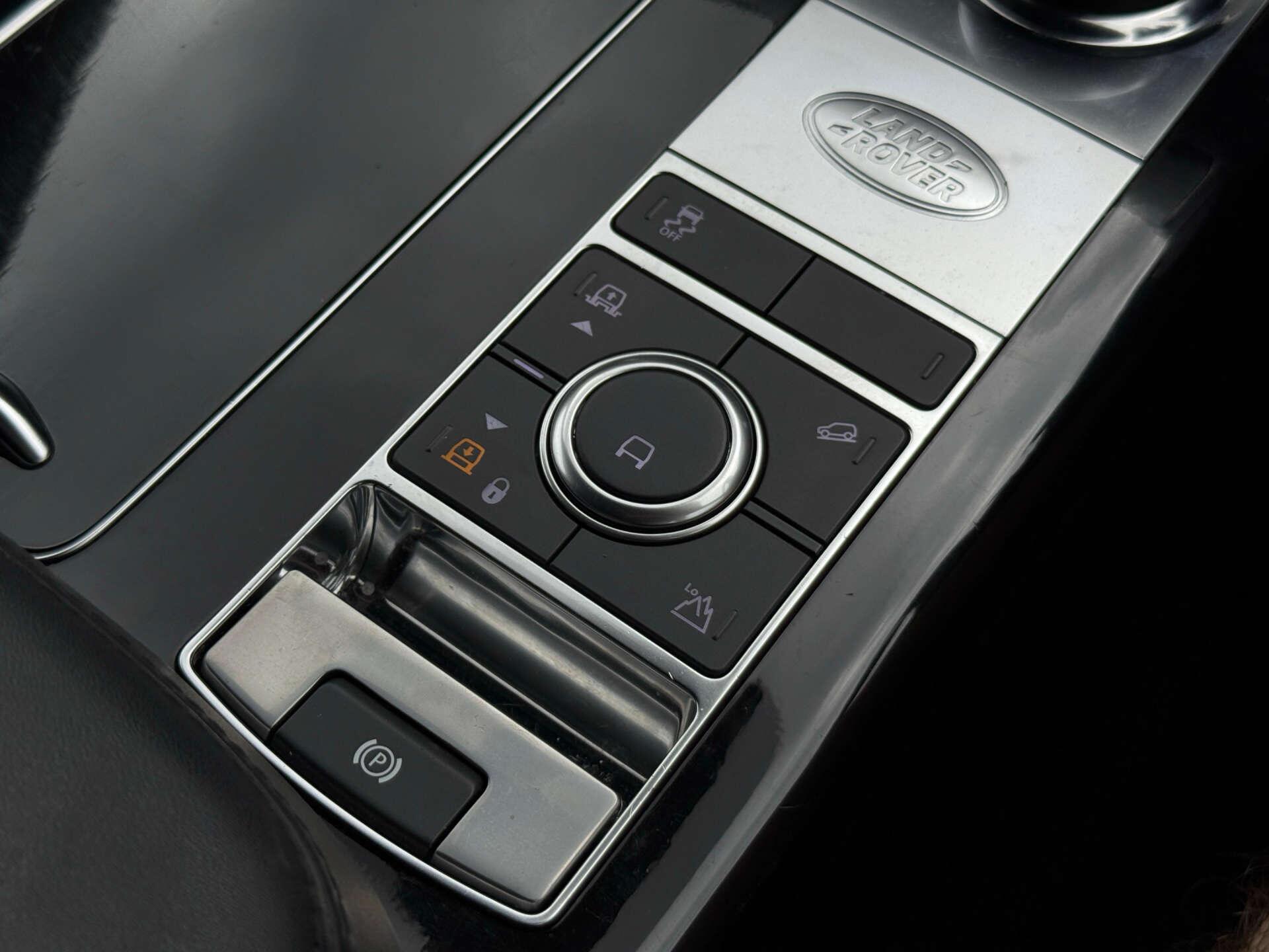 Land Rover Range Rover view 63