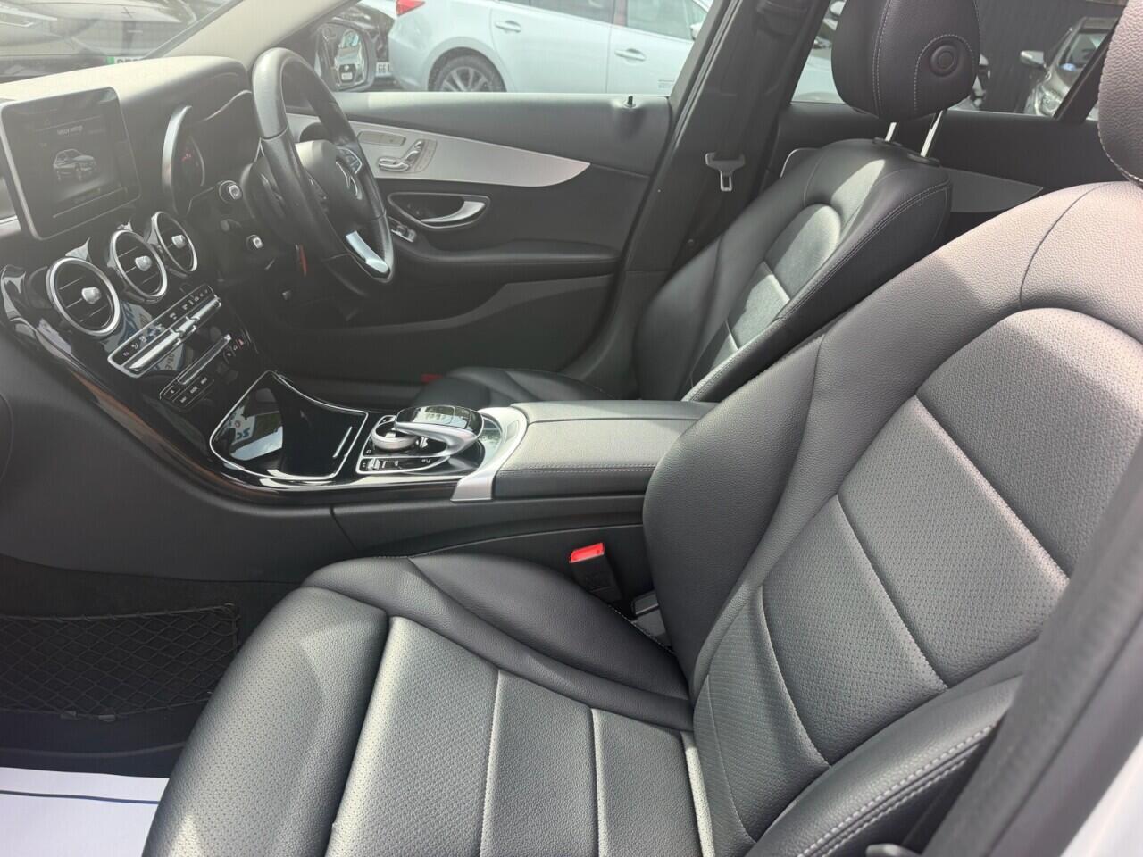 Mercedes-Benz C-Class view 13