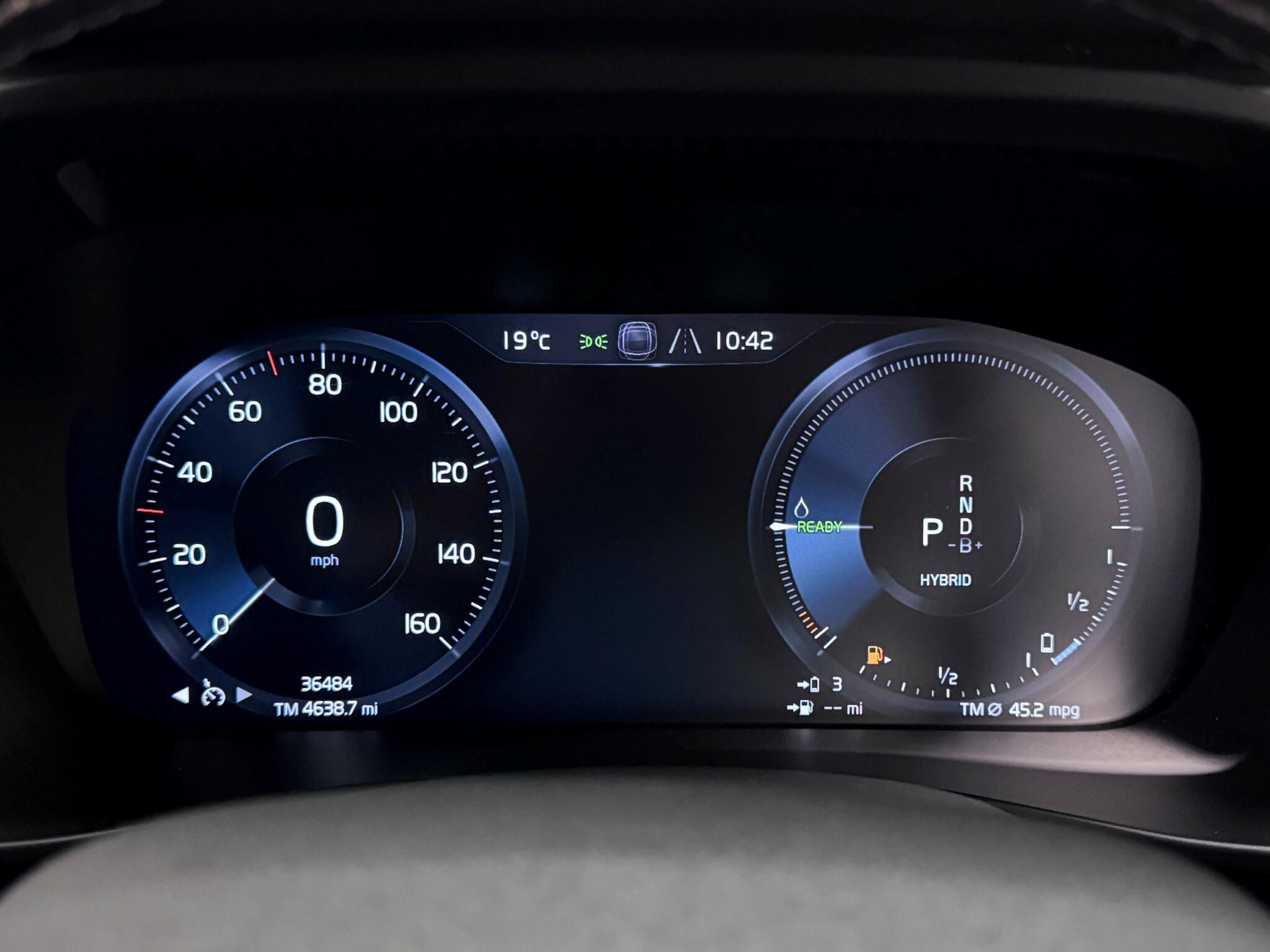 Volvo XC40 view 29