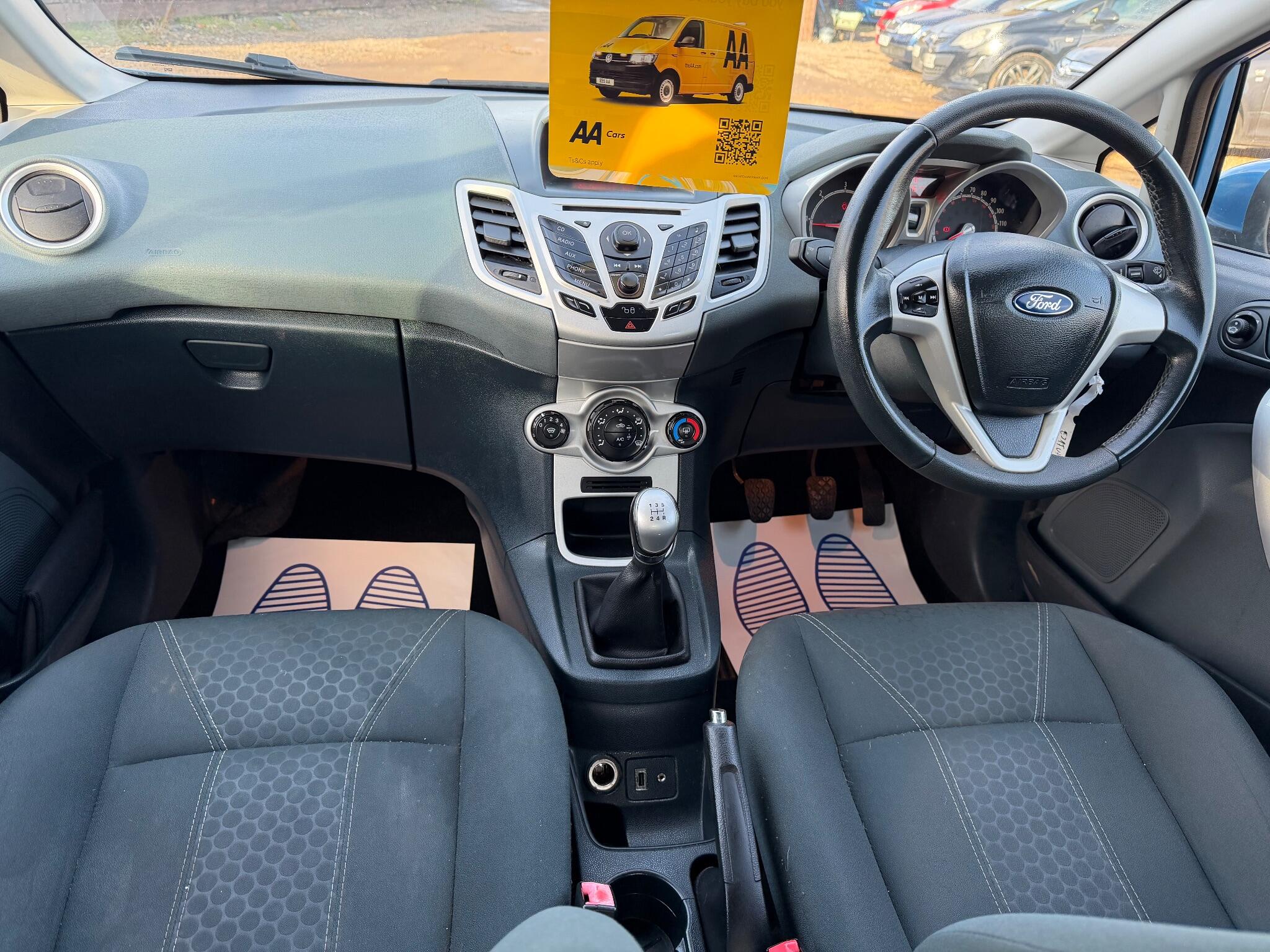 2011 Ford Fiesta 1.4 TDCi DPF Zetec 5dr image 17
