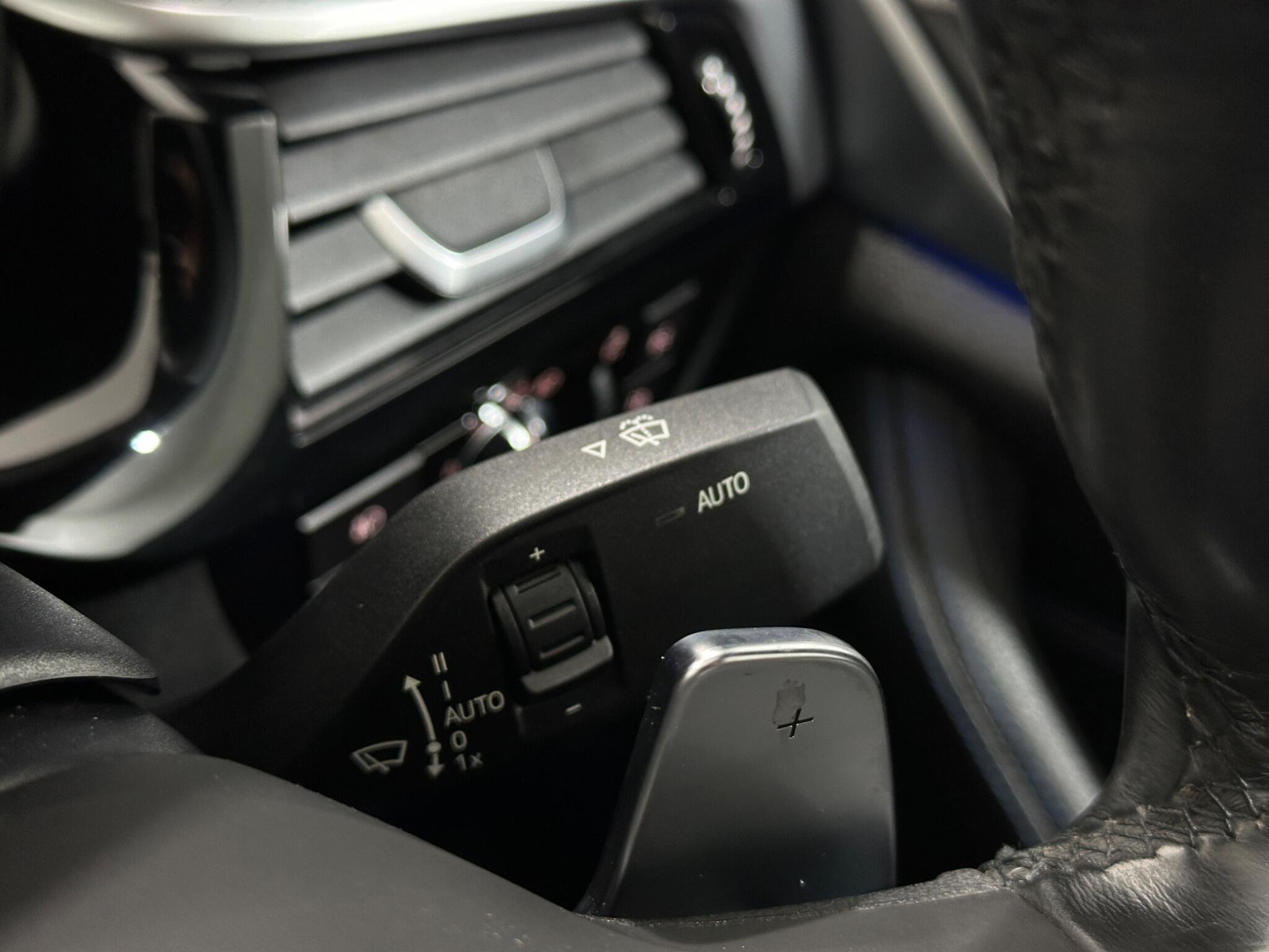 BMW 5 Series view 17
