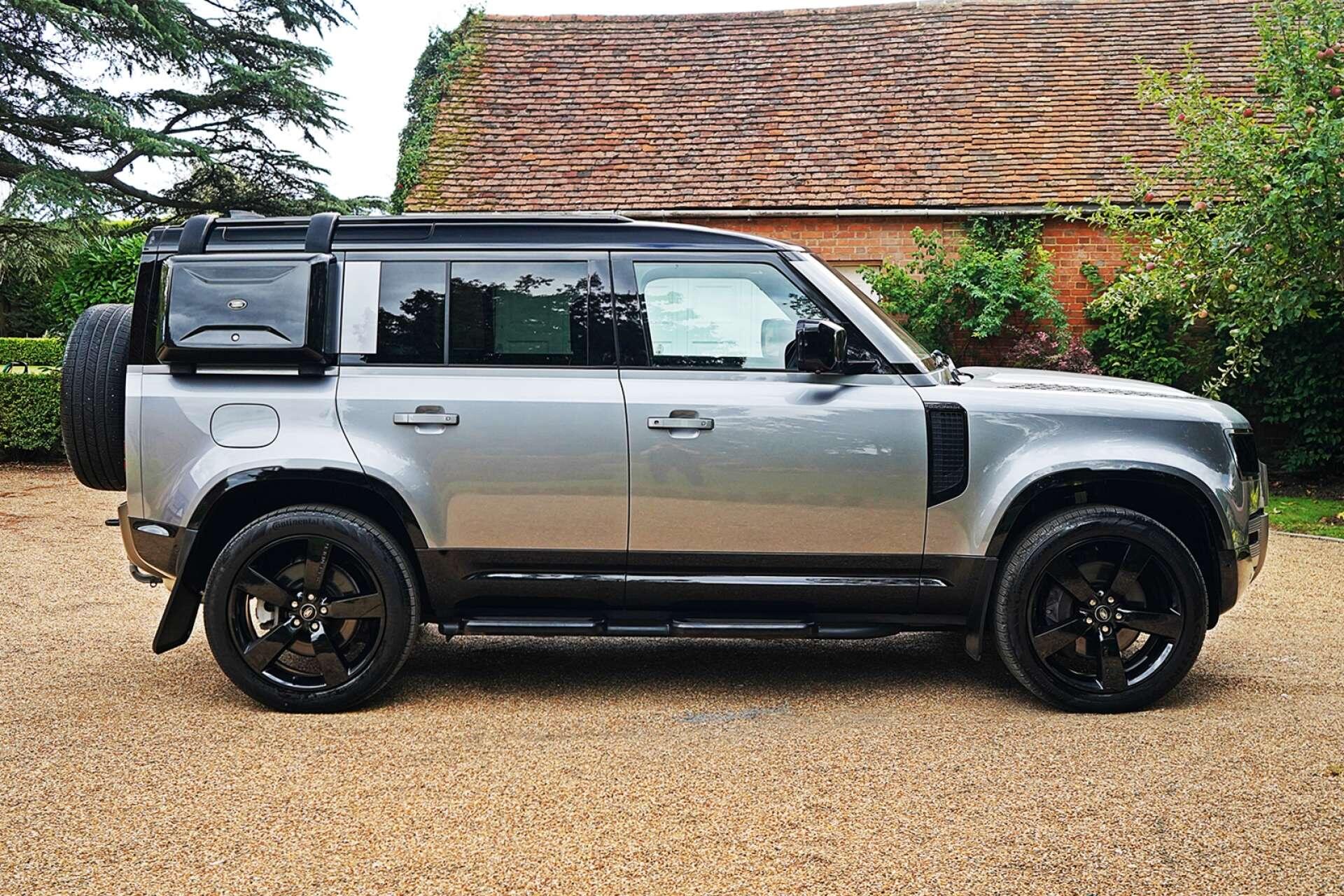 Land Rover Defender view 9