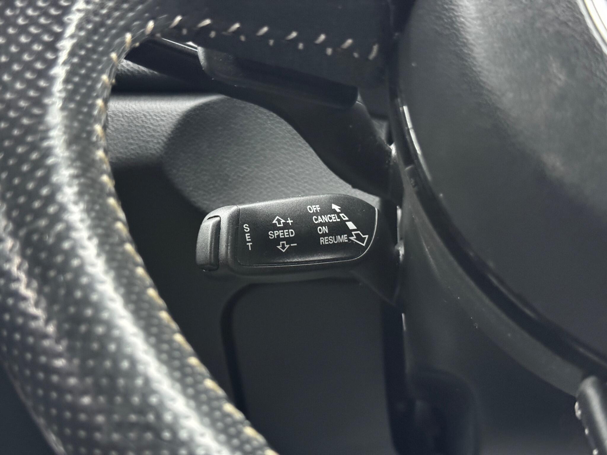 Audi Q3 view 22
