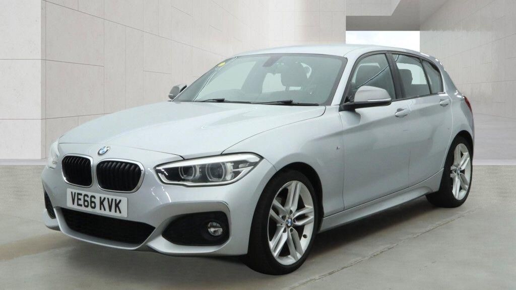 BMW 1 Series view 6