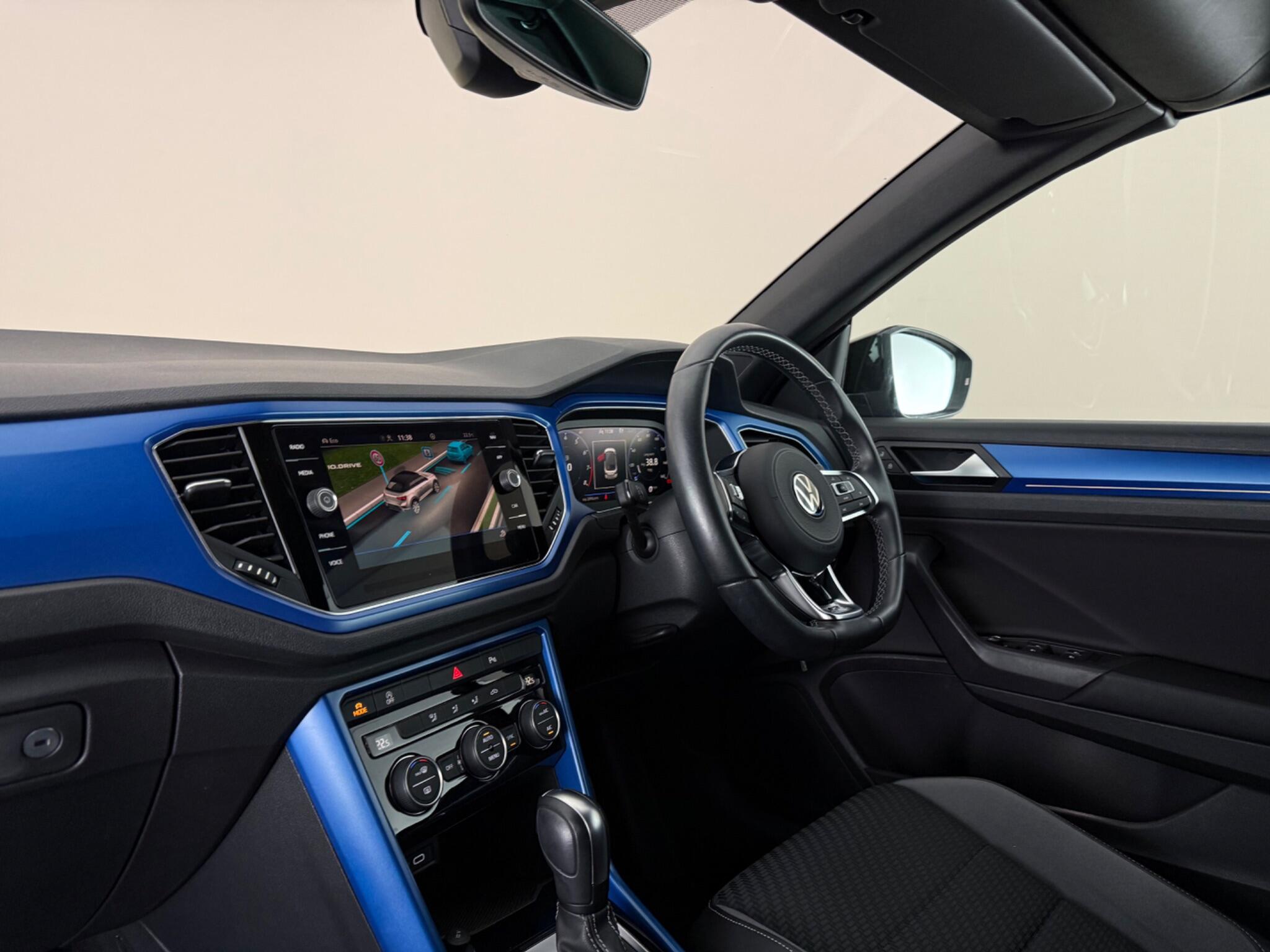 Volkswagen T-Roc view 4