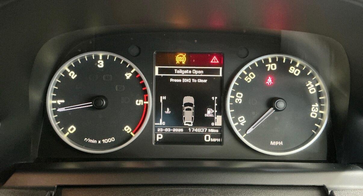 Land Rover Discovery 4 view 9