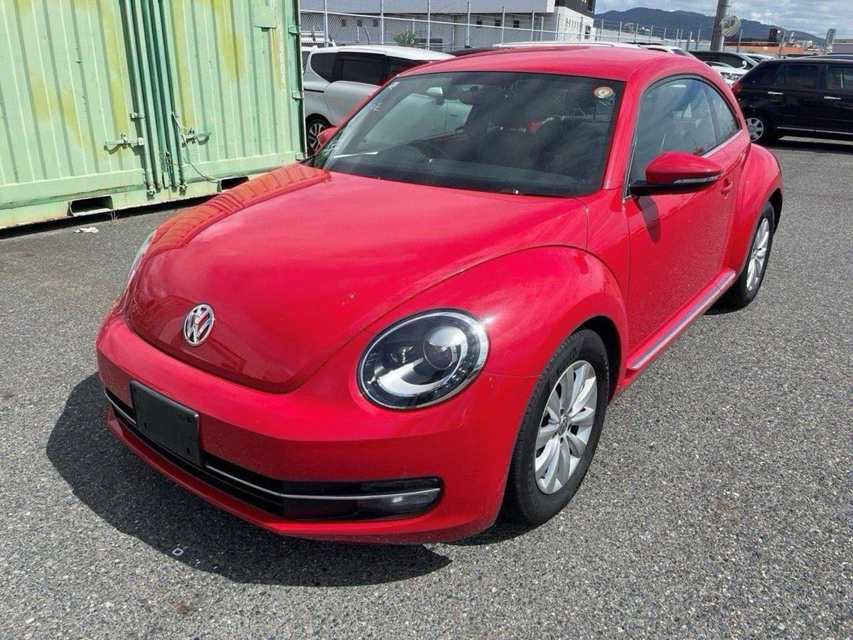 Volkswagen Beetle view 3