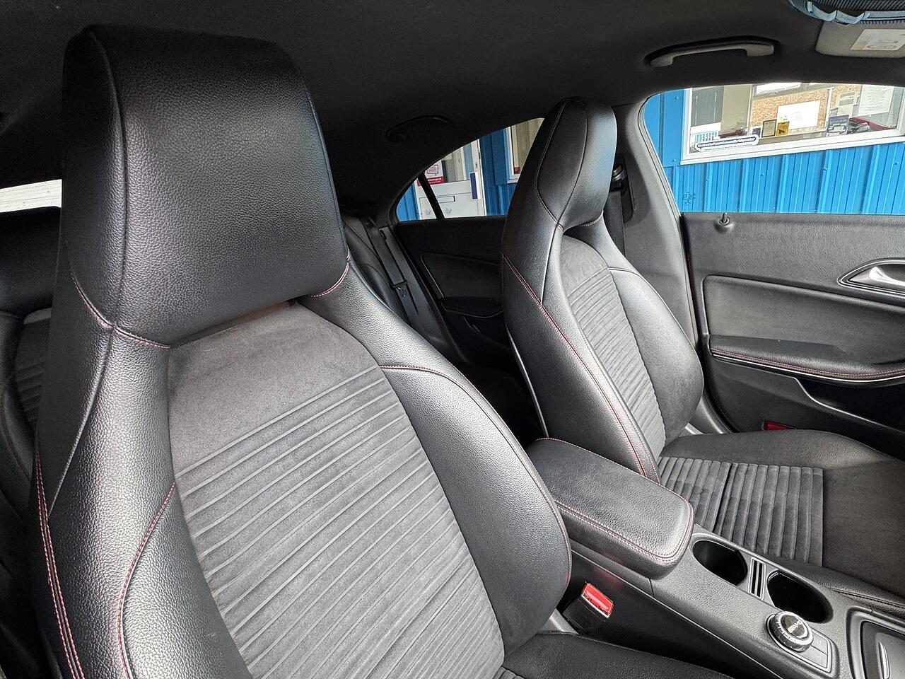 Mercedes-Benz Cla view 12