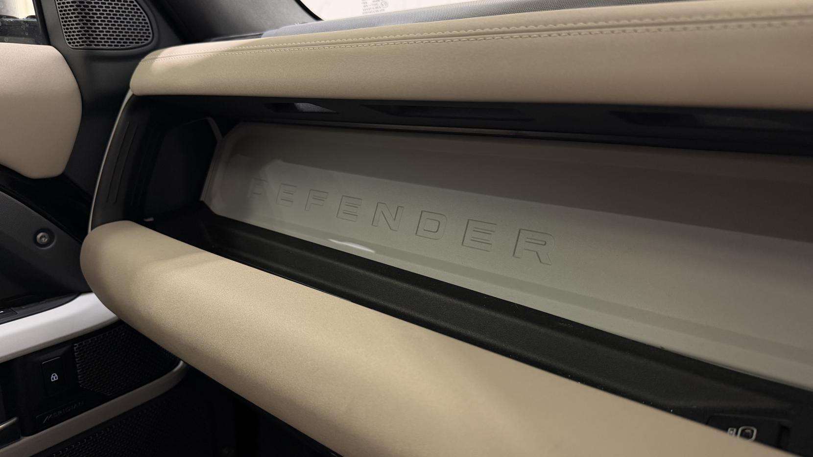 Land Rover Defender view 17