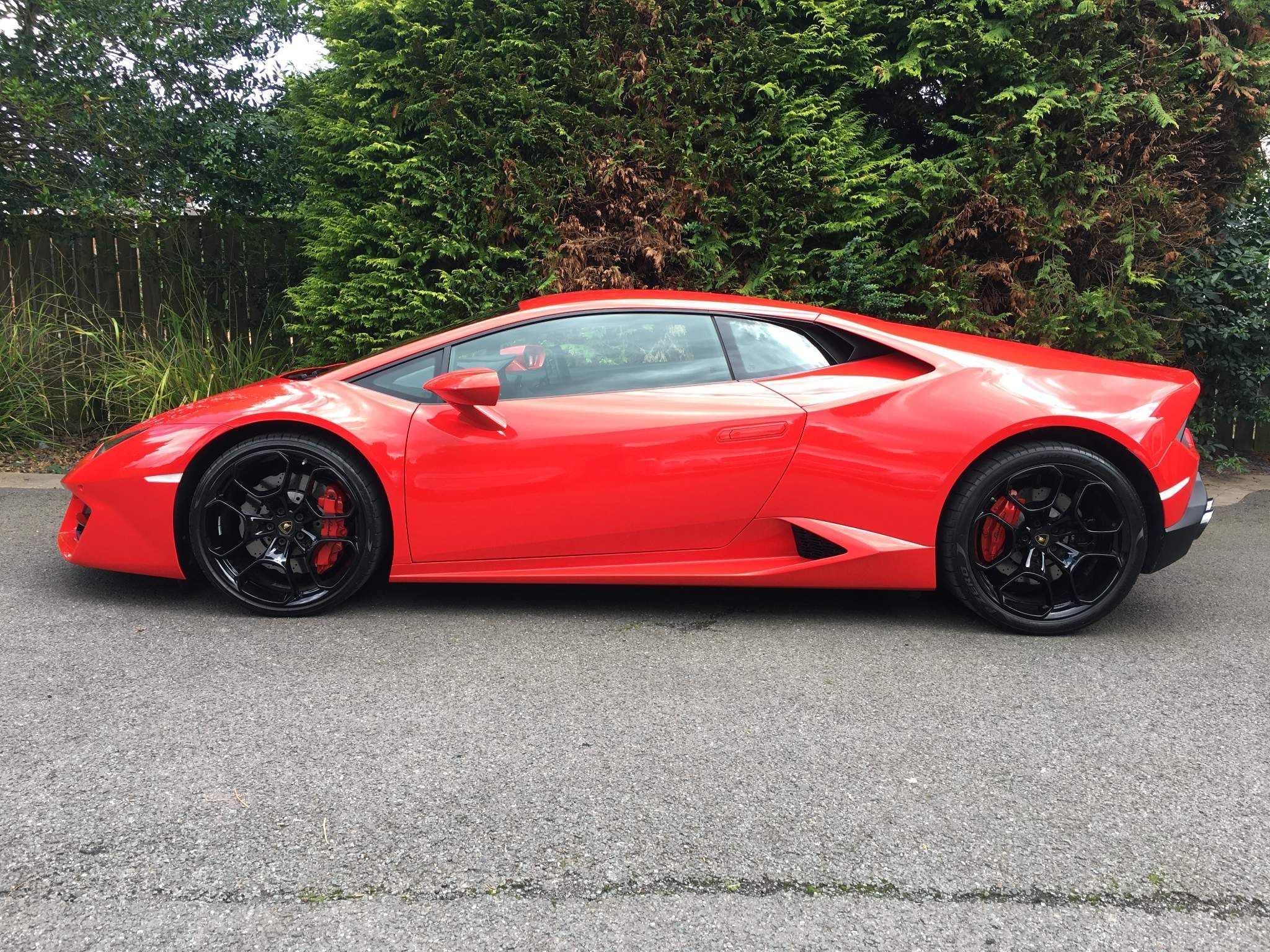 Lamborghini Huracan view 5