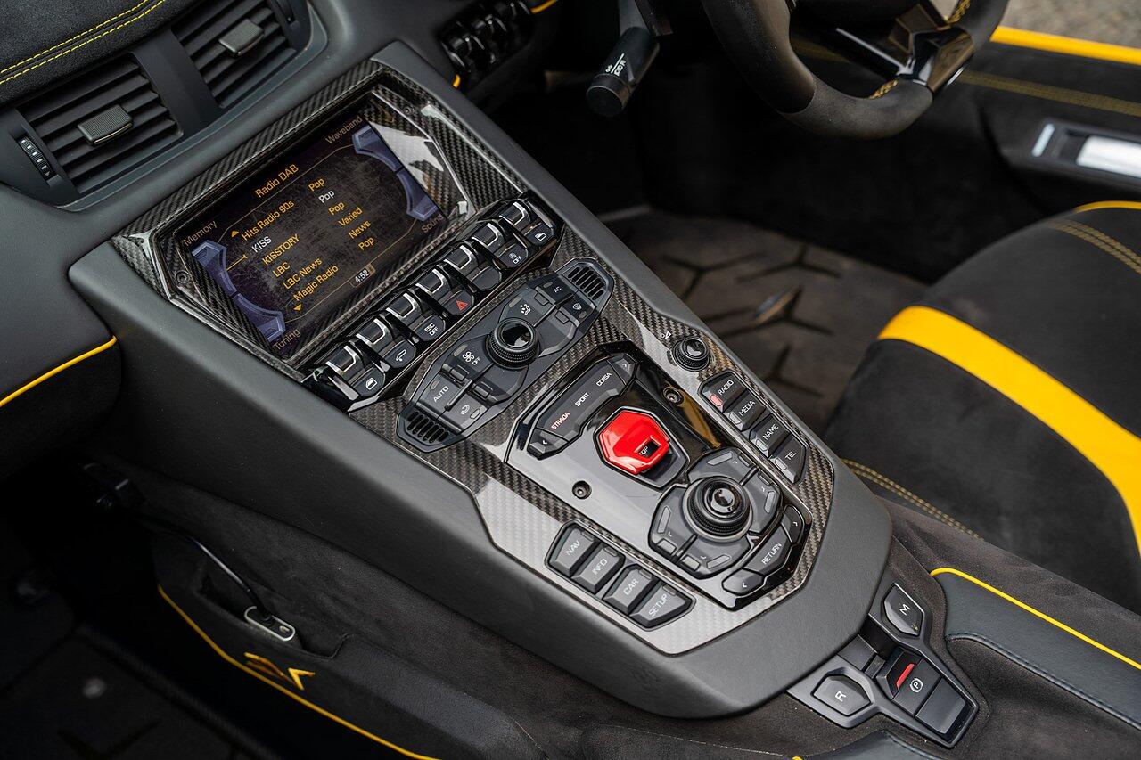 Lamborghini Aventador view 68