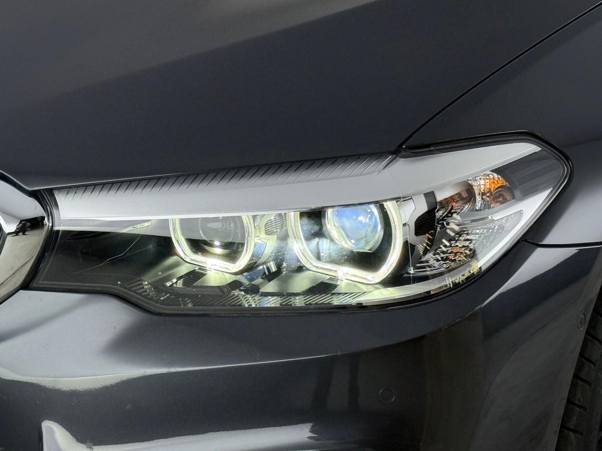 BMW 5 Series view 4
