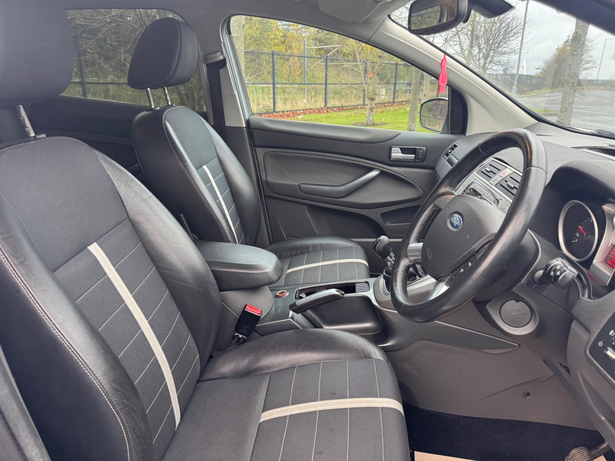 2009 Ford Kuga 2.0 TDCi Titanium 2WD Euro 4 5dr • 115,783 miles image 14