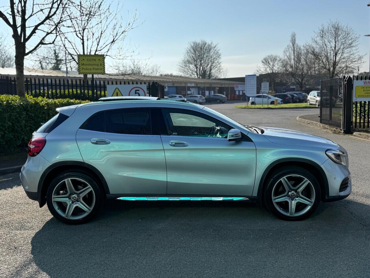 Mercedes-Benz Gla view 8
