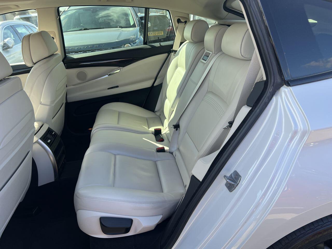 BMW 5 Series view 31