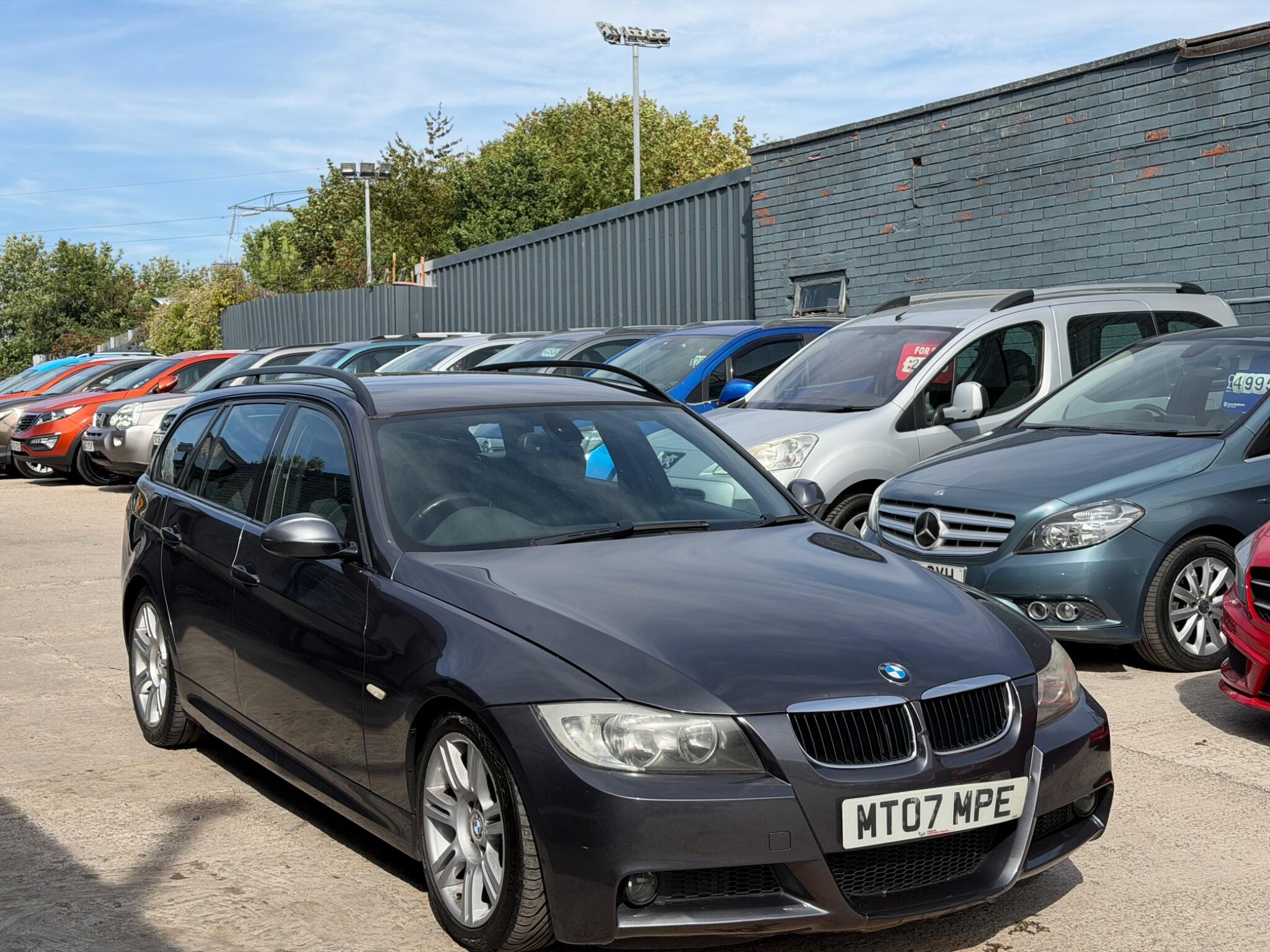 BMW 3 Series view 5