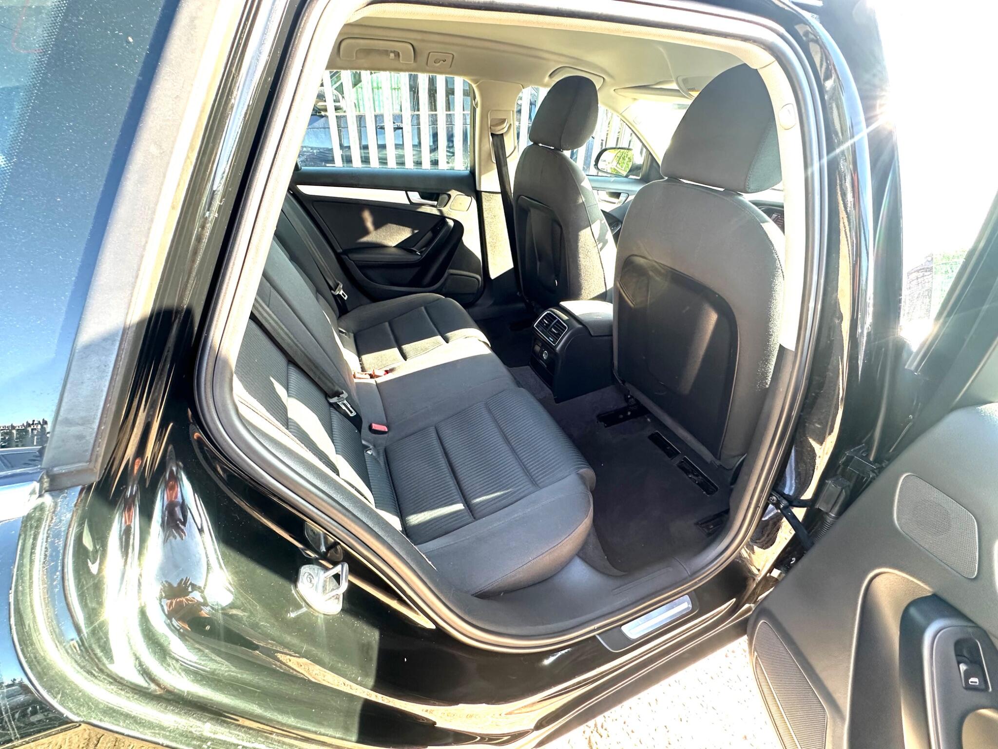 Audi A4 Avant view 44