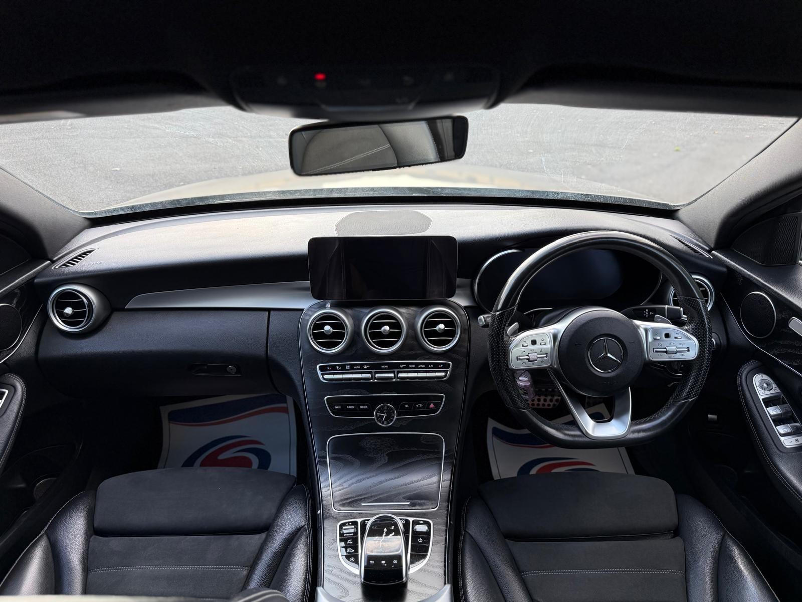 Mercedes-Benz C-Class view 23