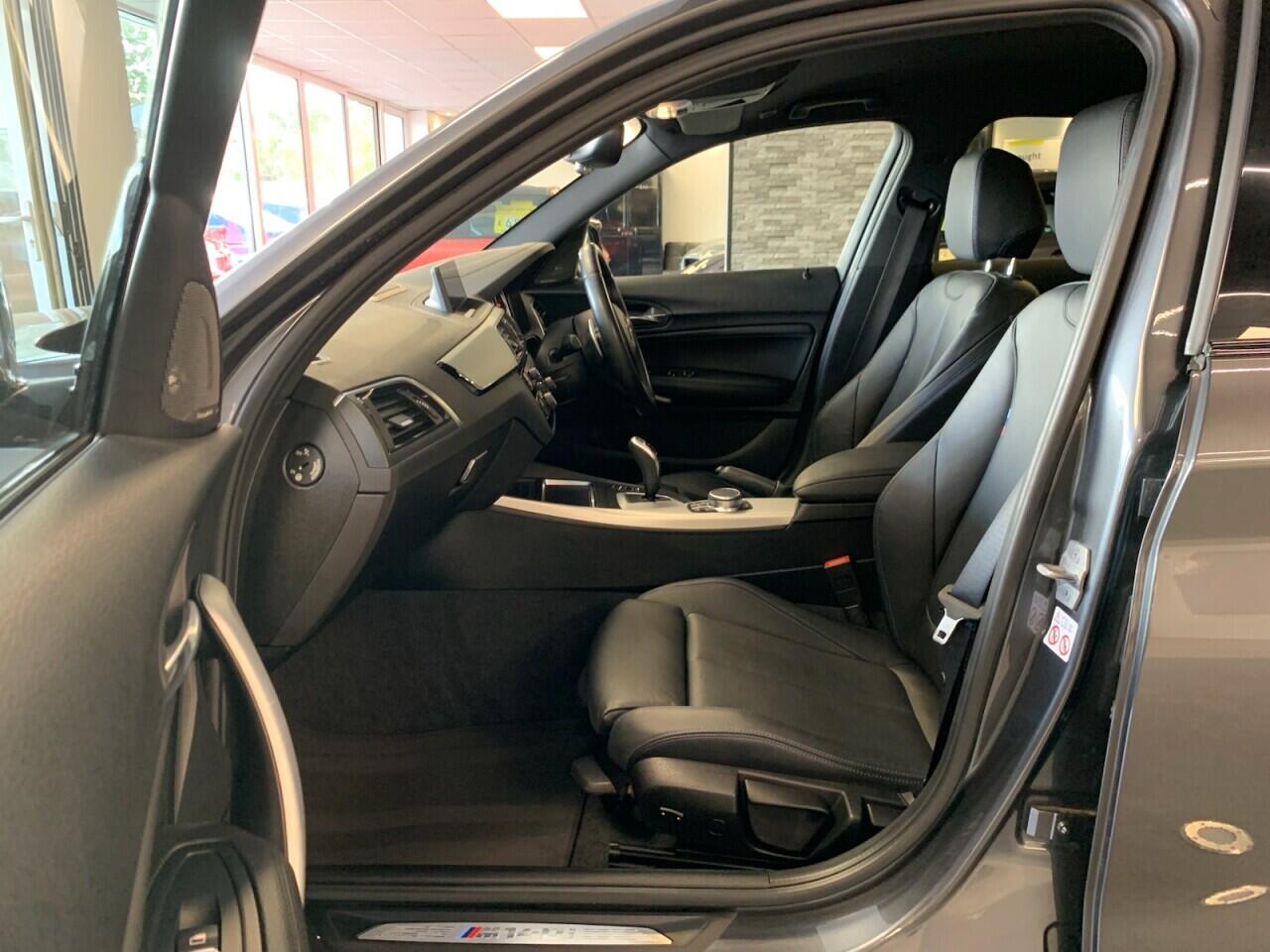 BMW 1 Series view 30