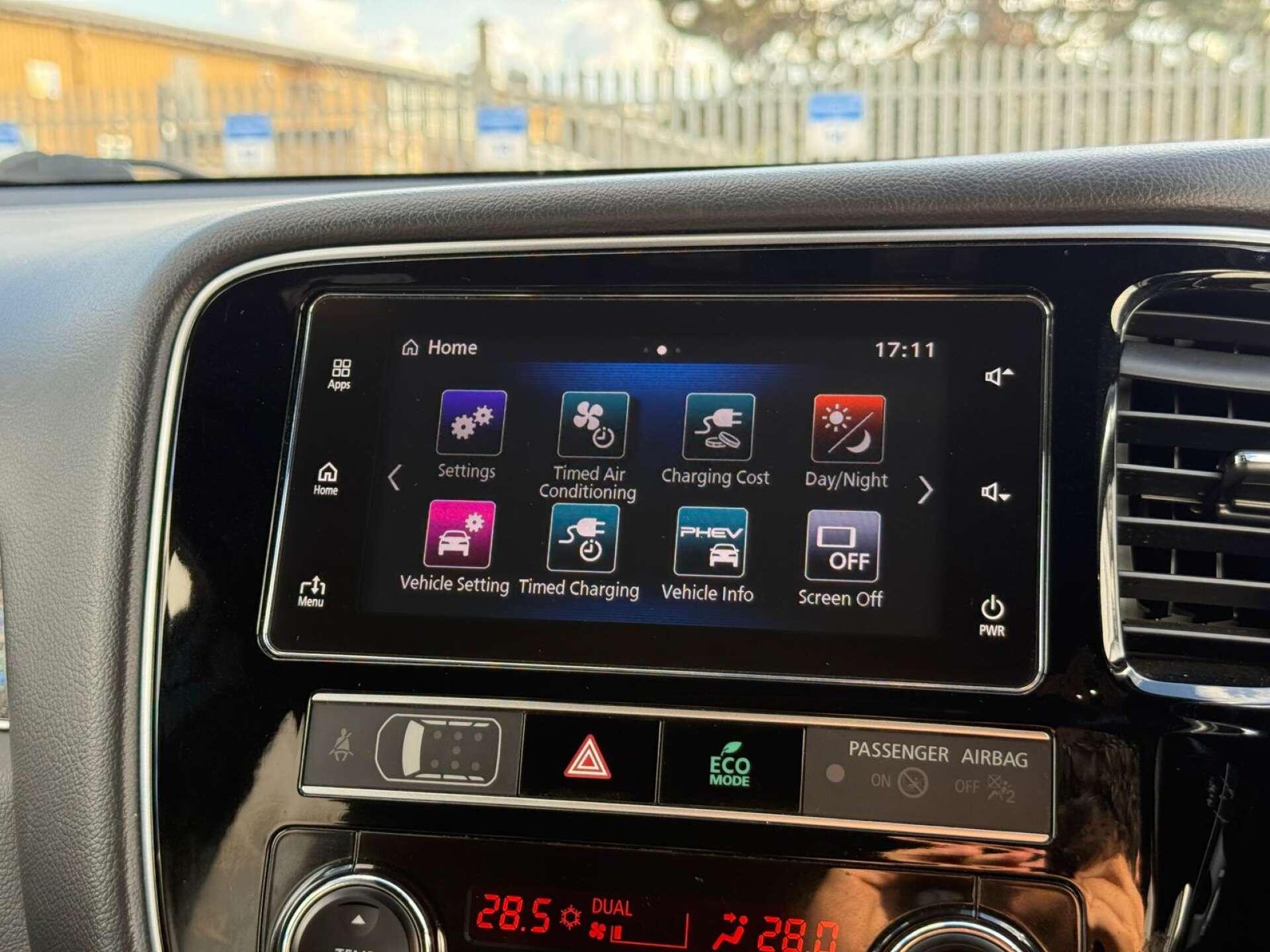 Mitsubishi Outlander view 68