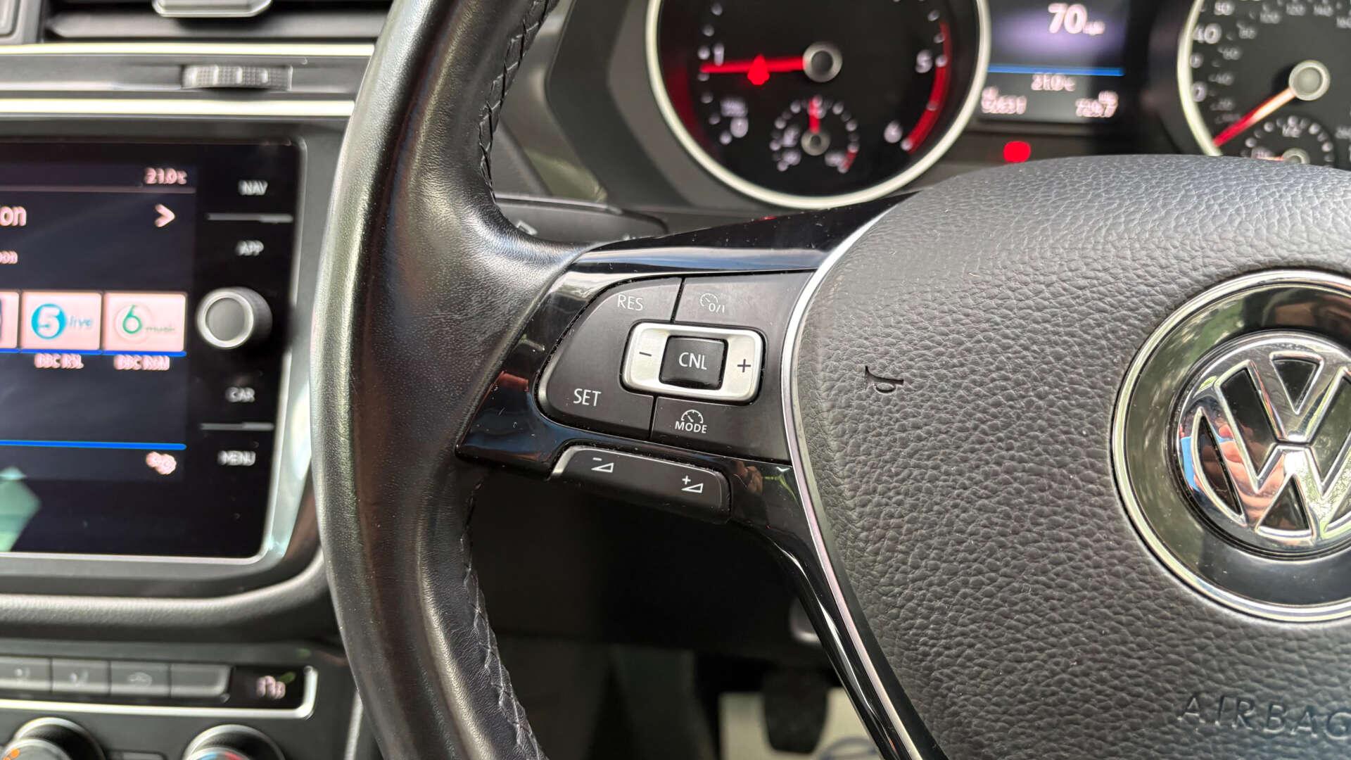Volkswagen Tiguan view 19