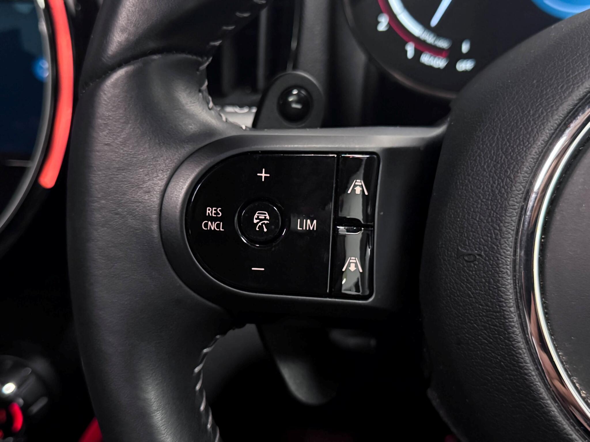 MINI Countryman view 27