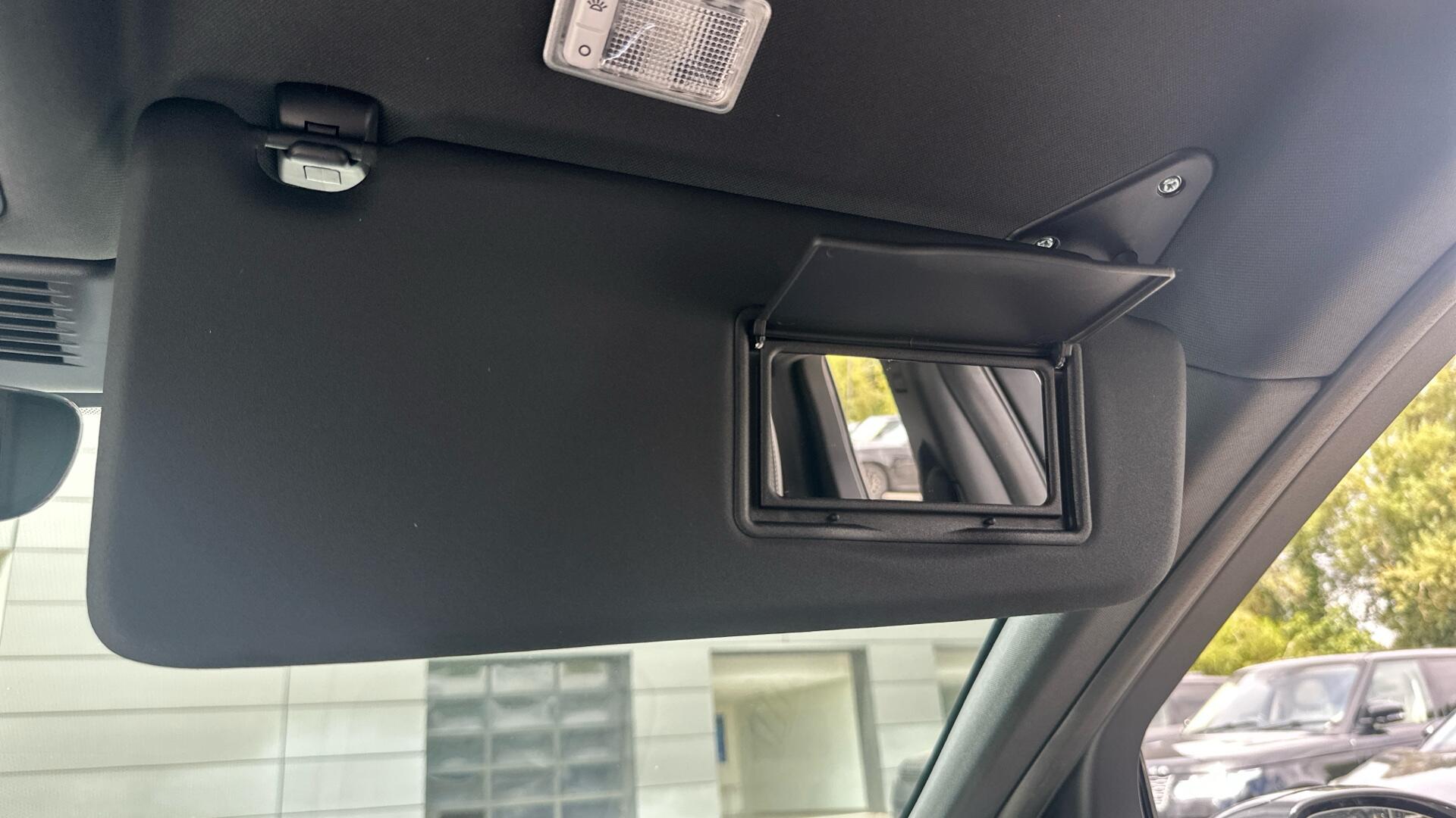 Land Rover Discovery Sport view 59