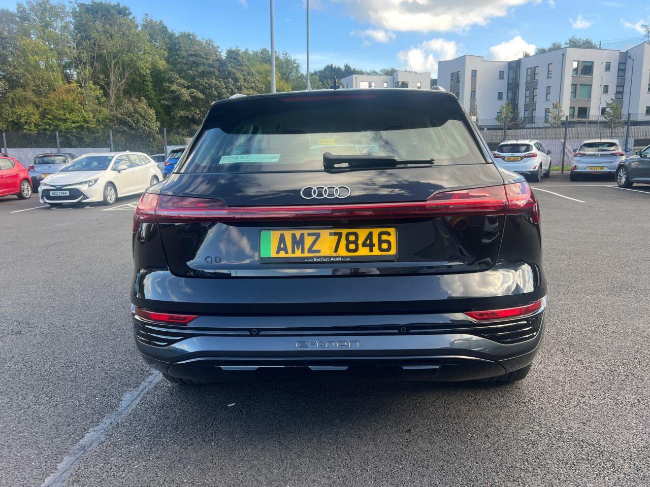 Audi Q8 E-Tron view 5