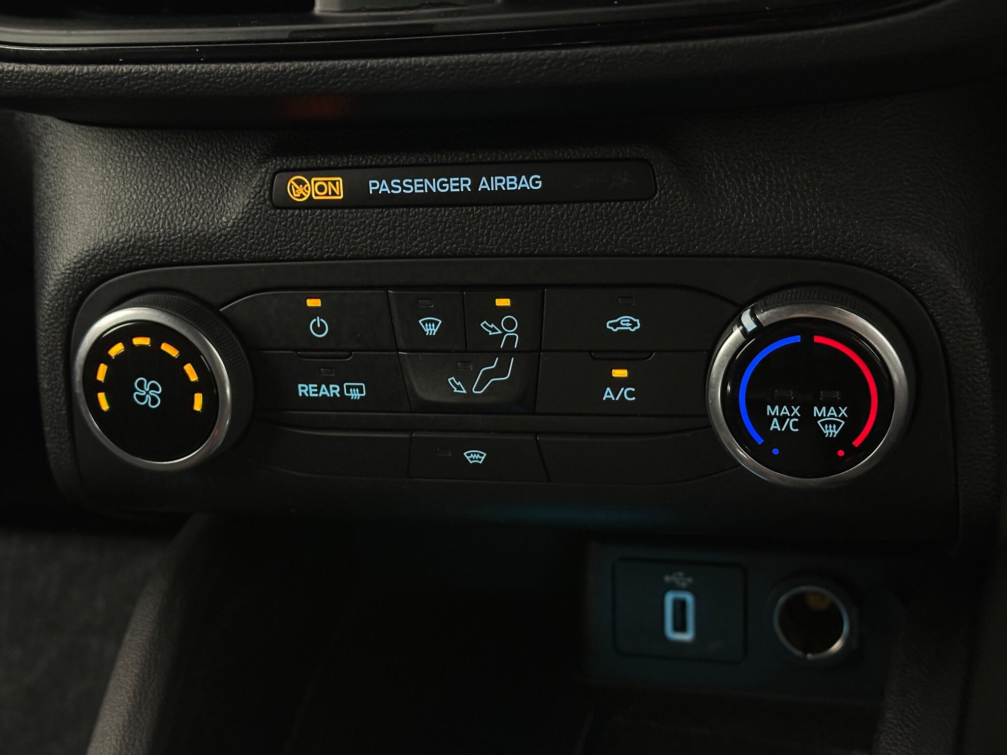Ford Focus view 21
