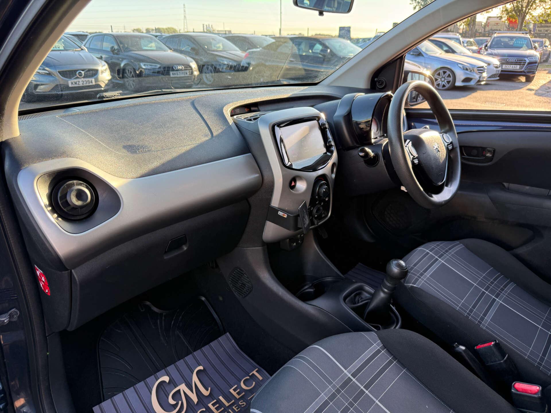 Peugeot 108 view 73