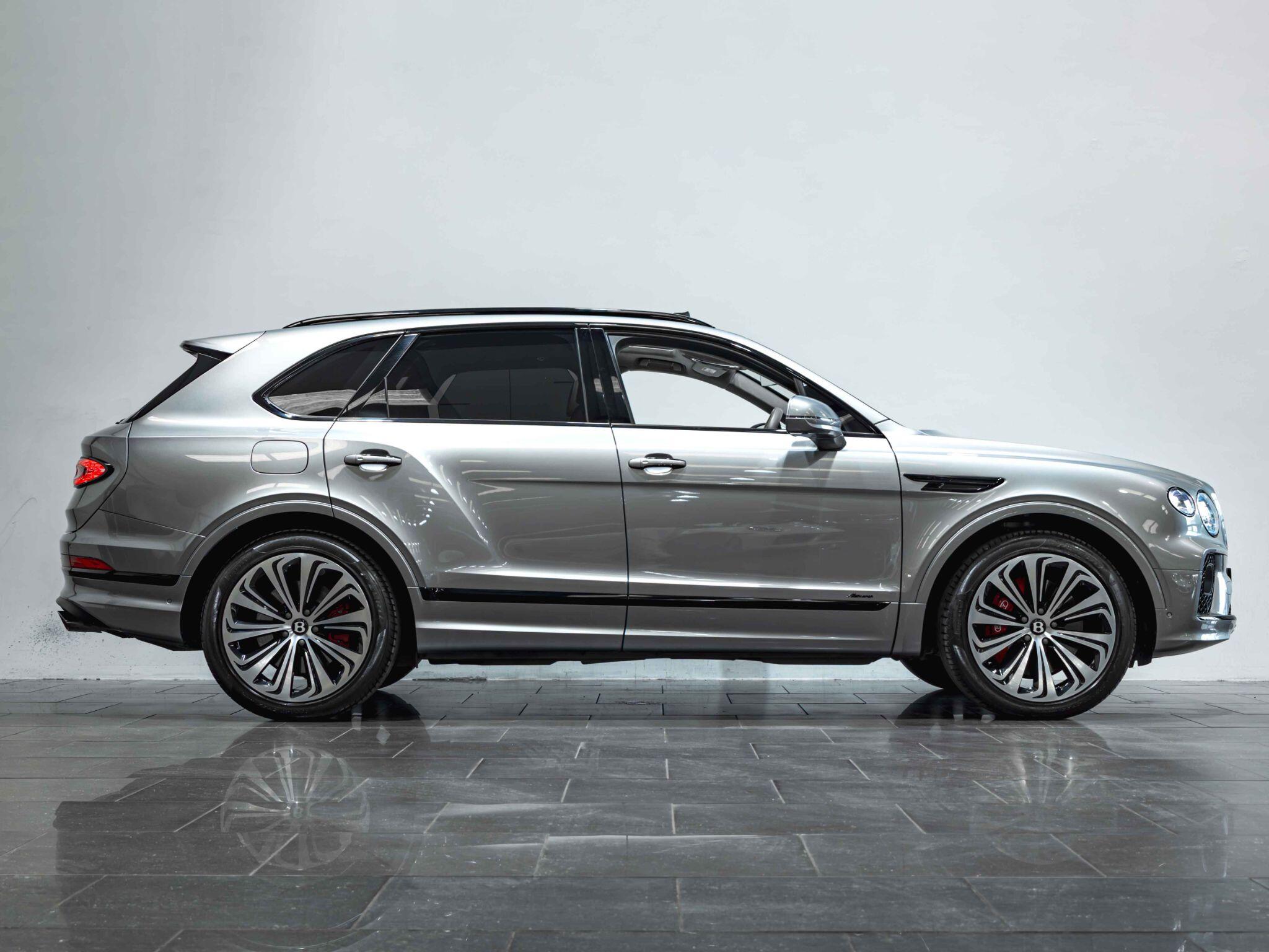 Bentley Bentayga view 6