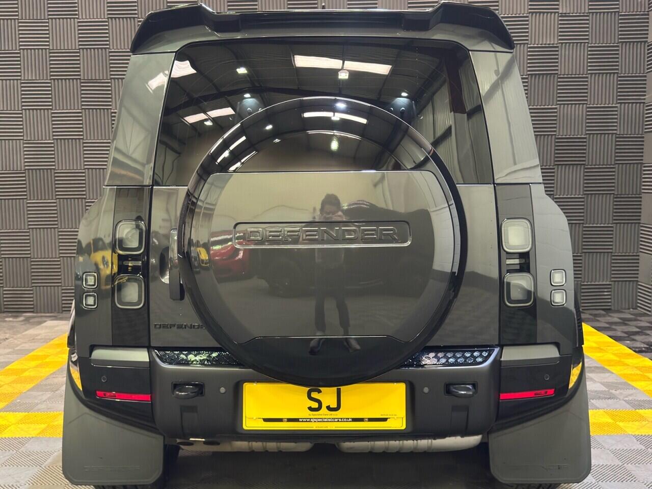 Land Rover Defender 110 view 3