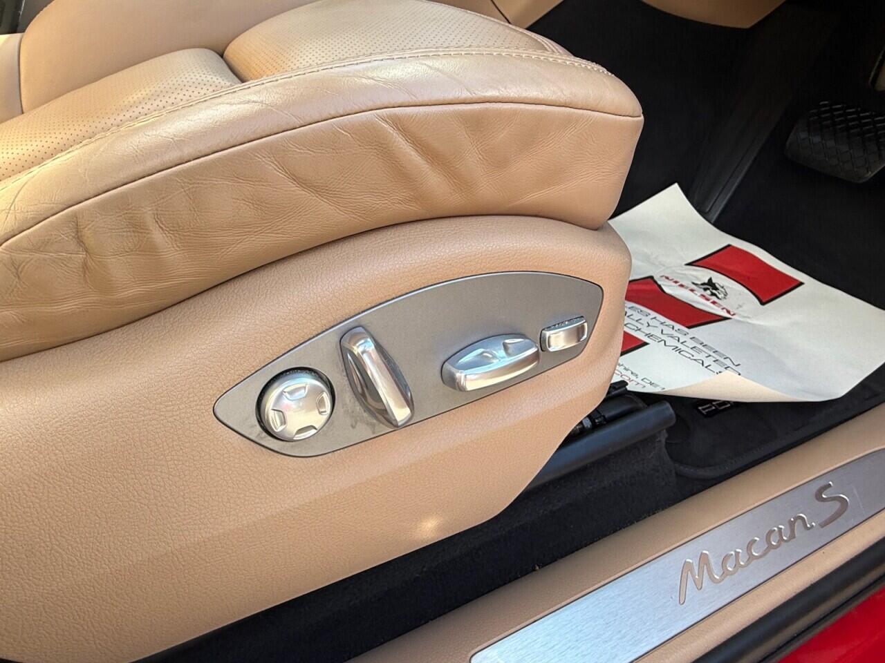 Porsche Macan view 17