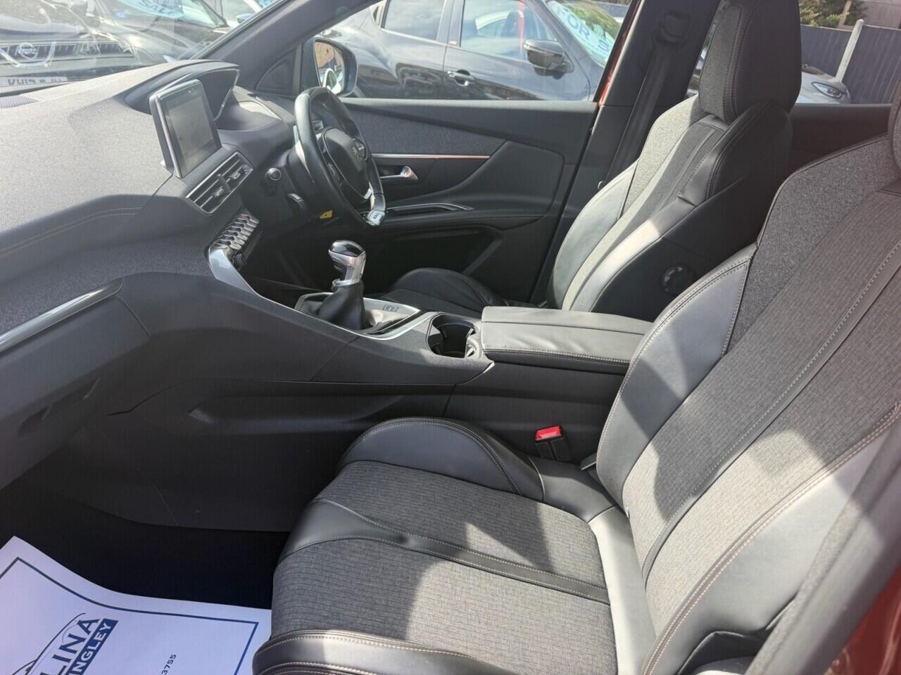 Peugeot 3008 view 16