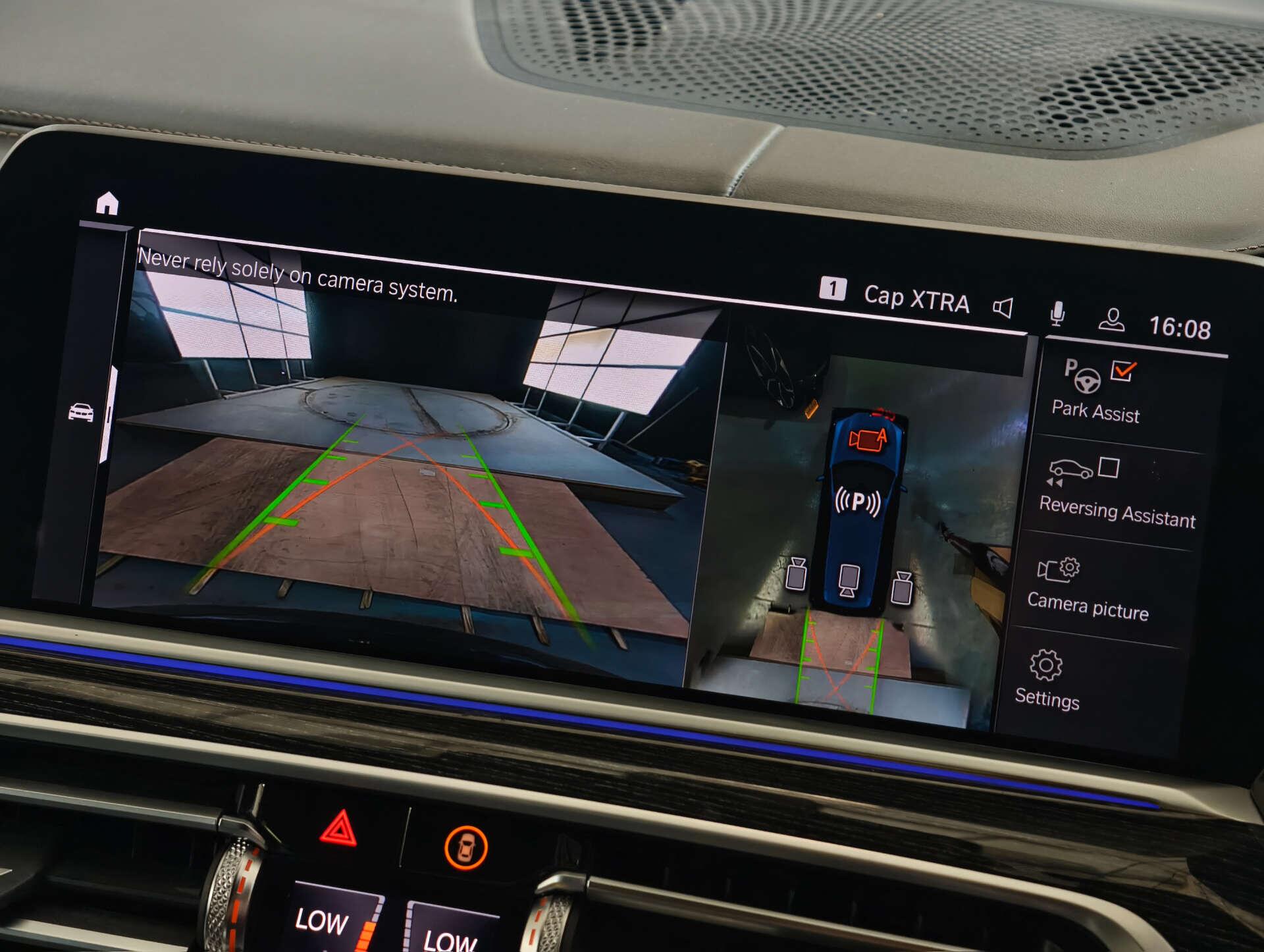 BMW X7 view 50