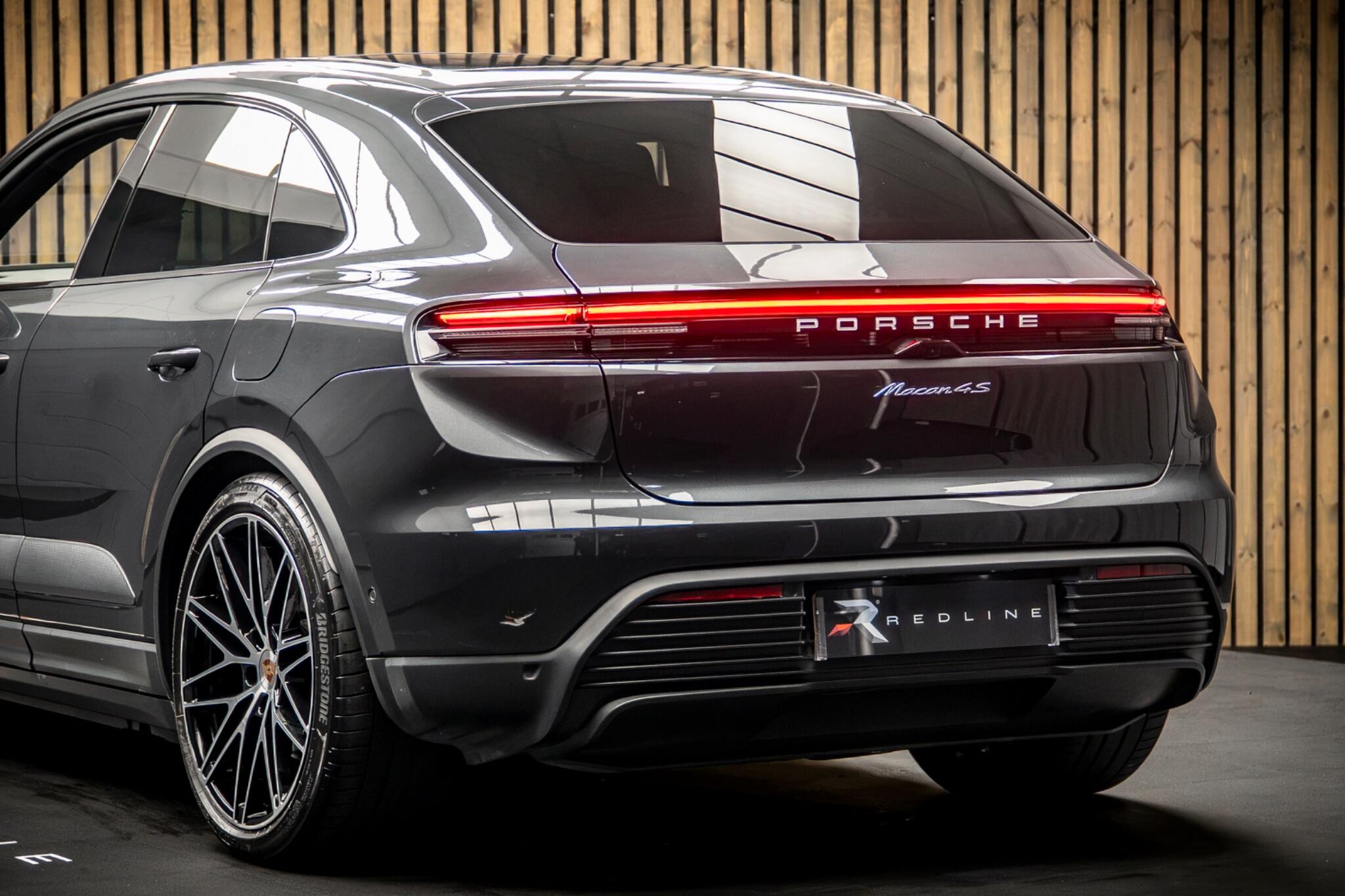 Porsche Macan view 20