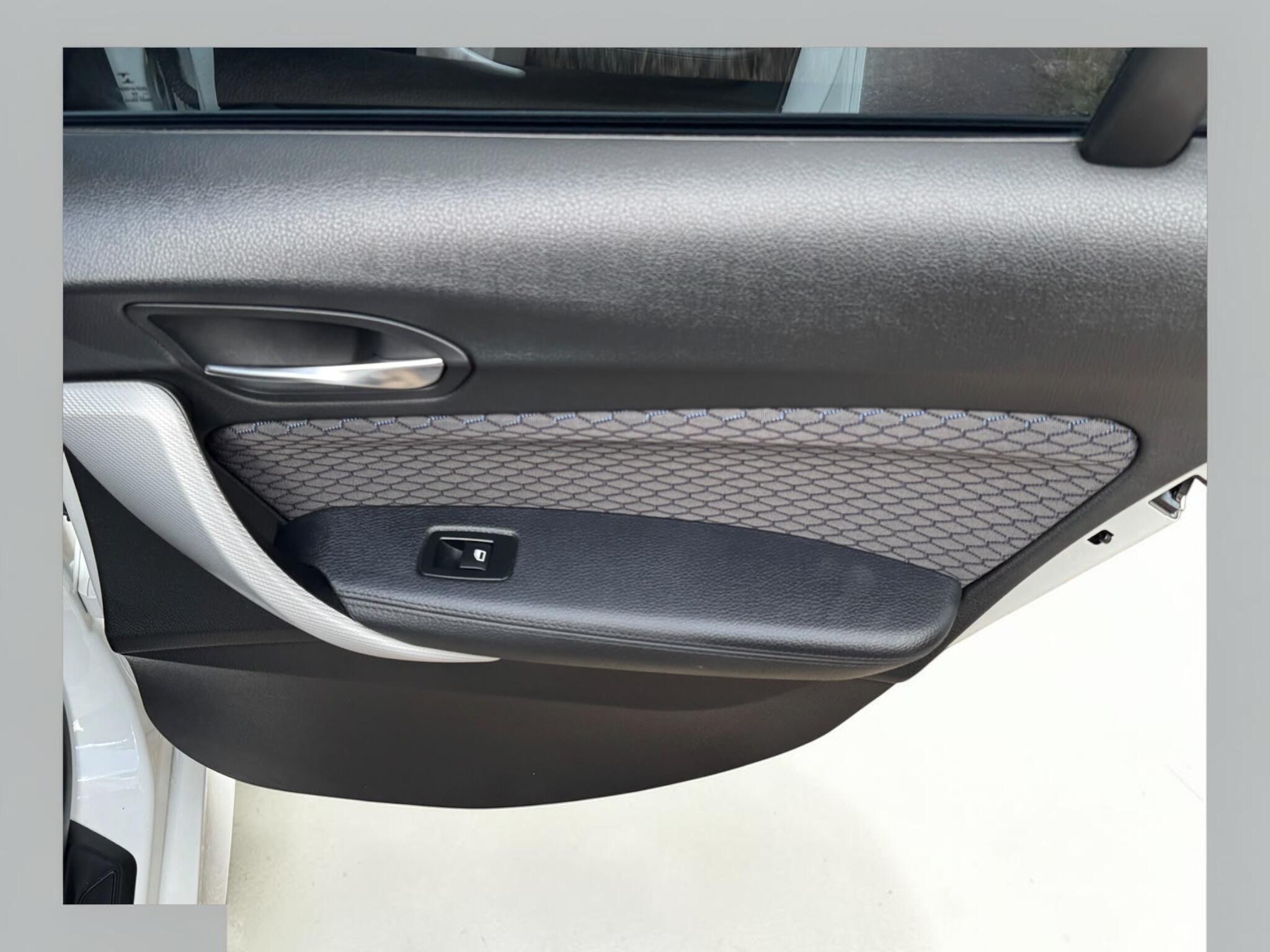 BMW 1 Series view 30