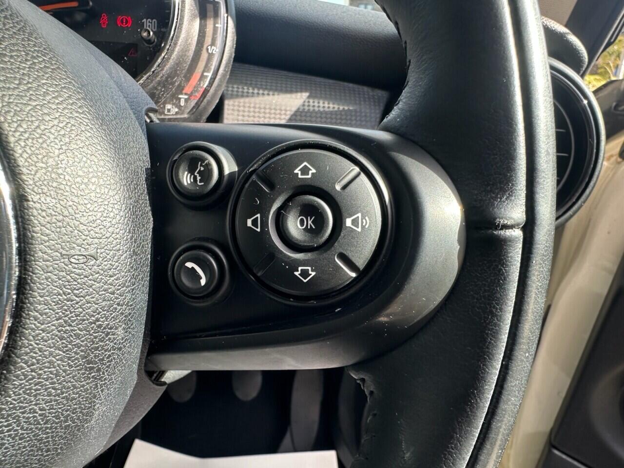 Mini Hatch view 22