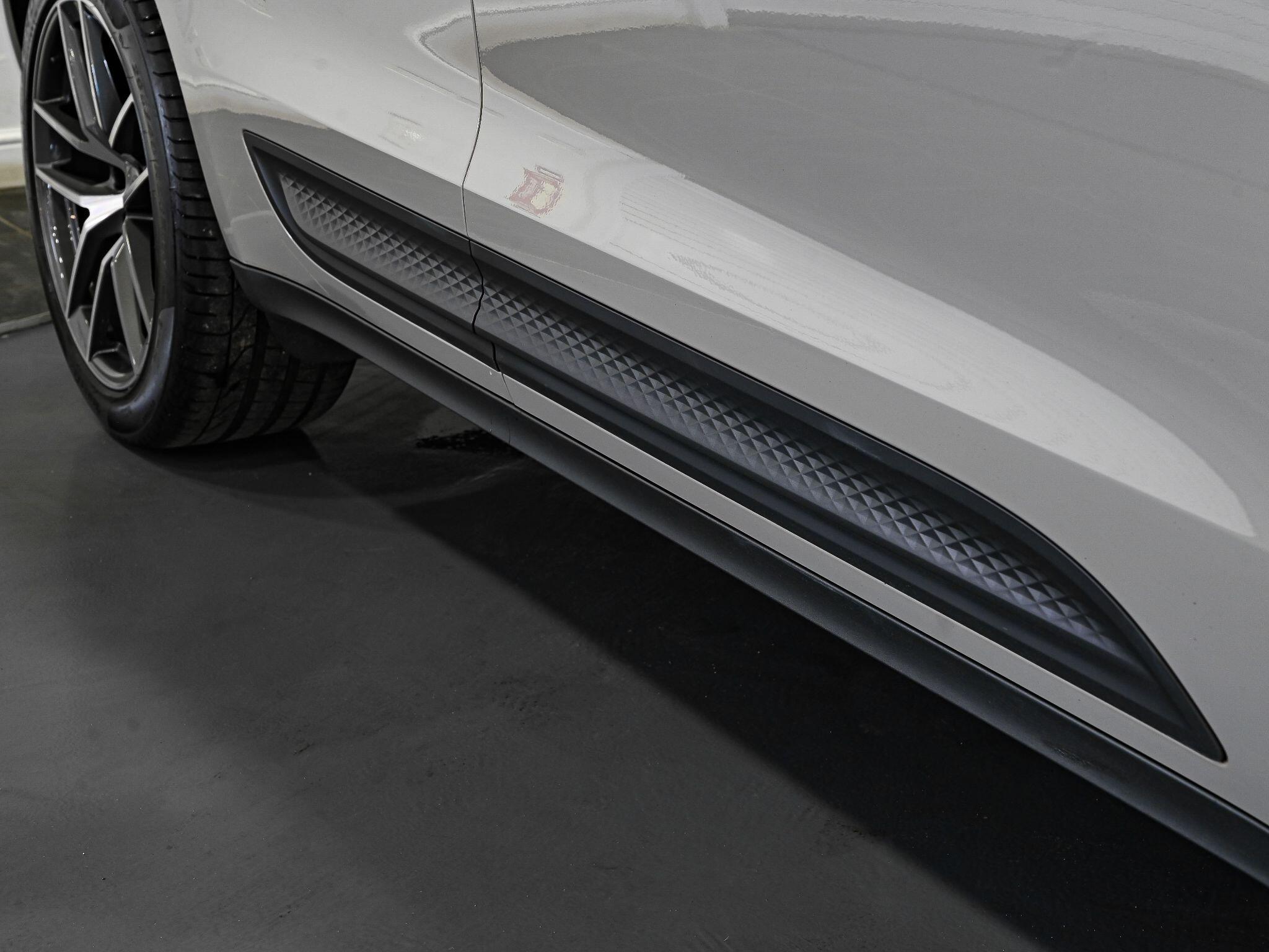 Porsche Macan view 23