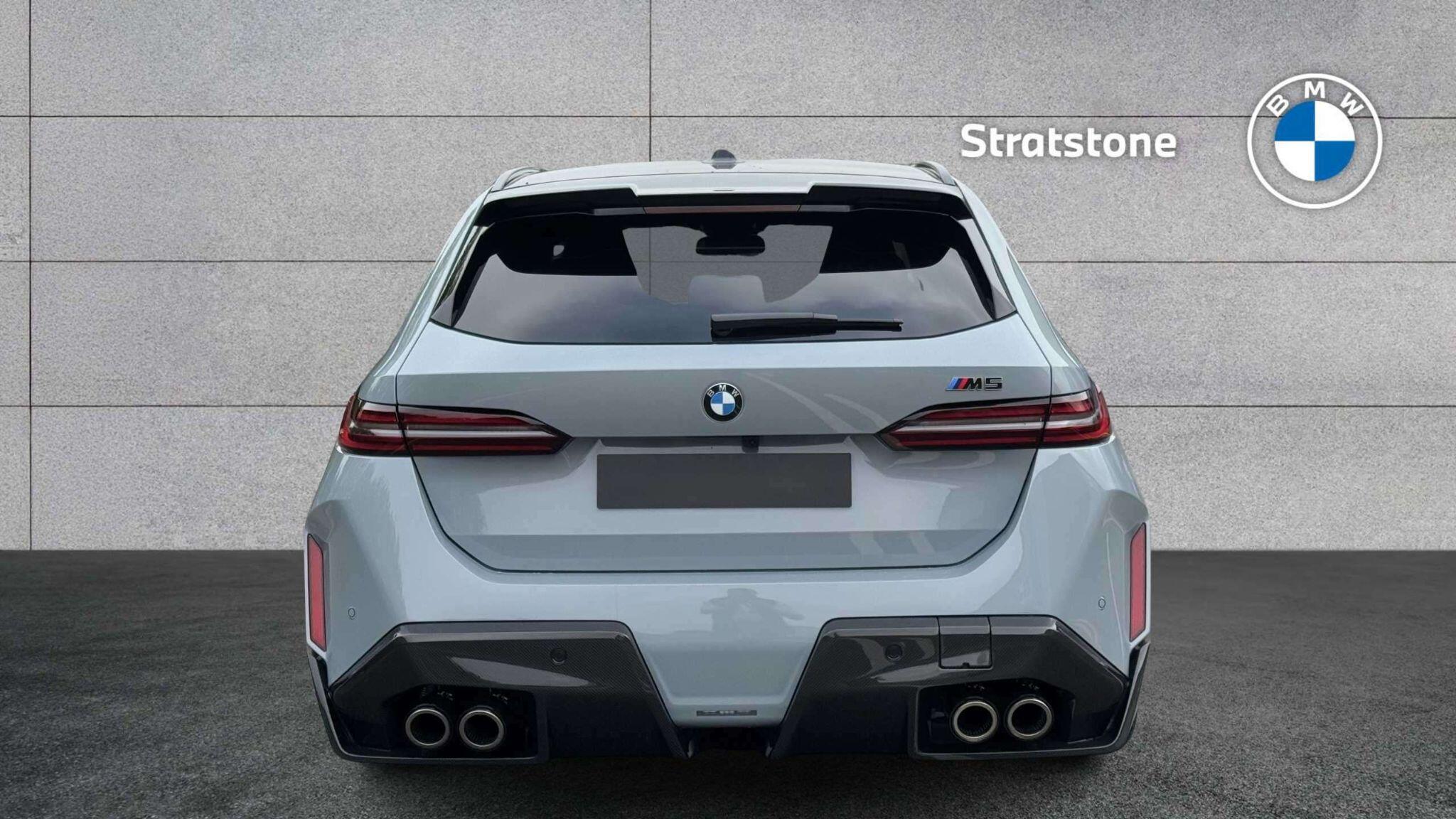 BMW M5 view 21