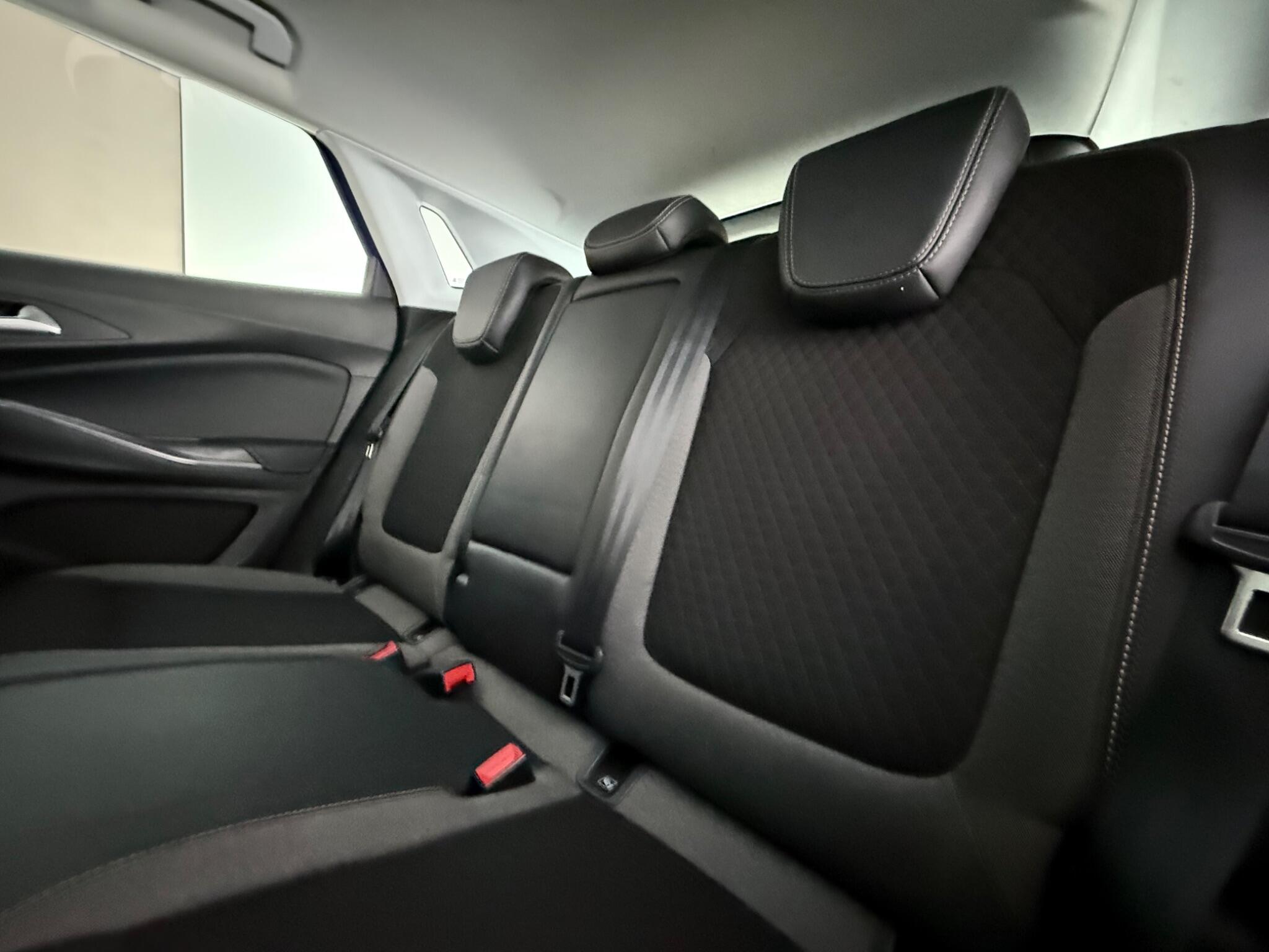 Vauxhall Grandland X view 31