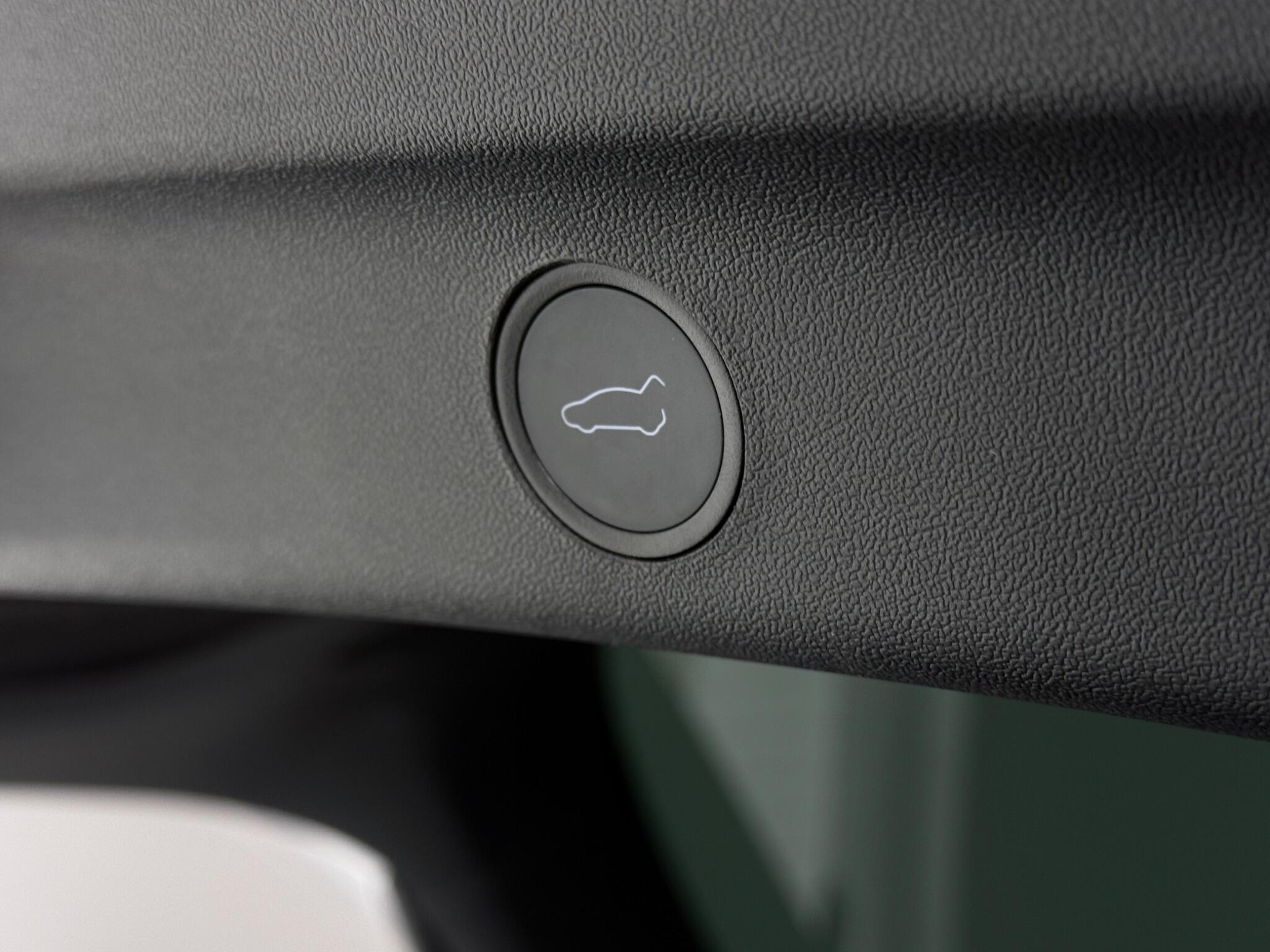 Tesla Model Y view 14