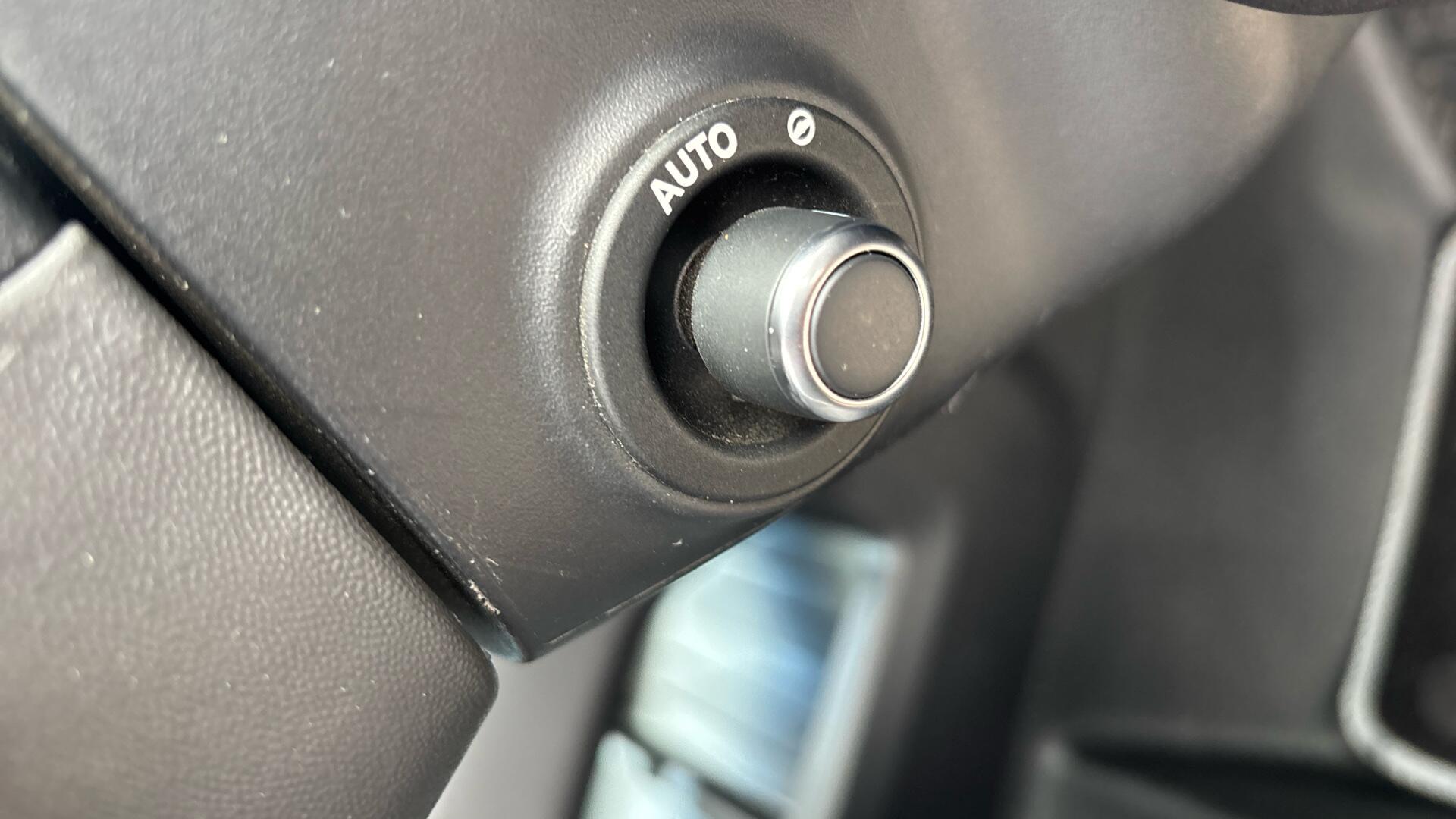 Land Rover Defender view 42