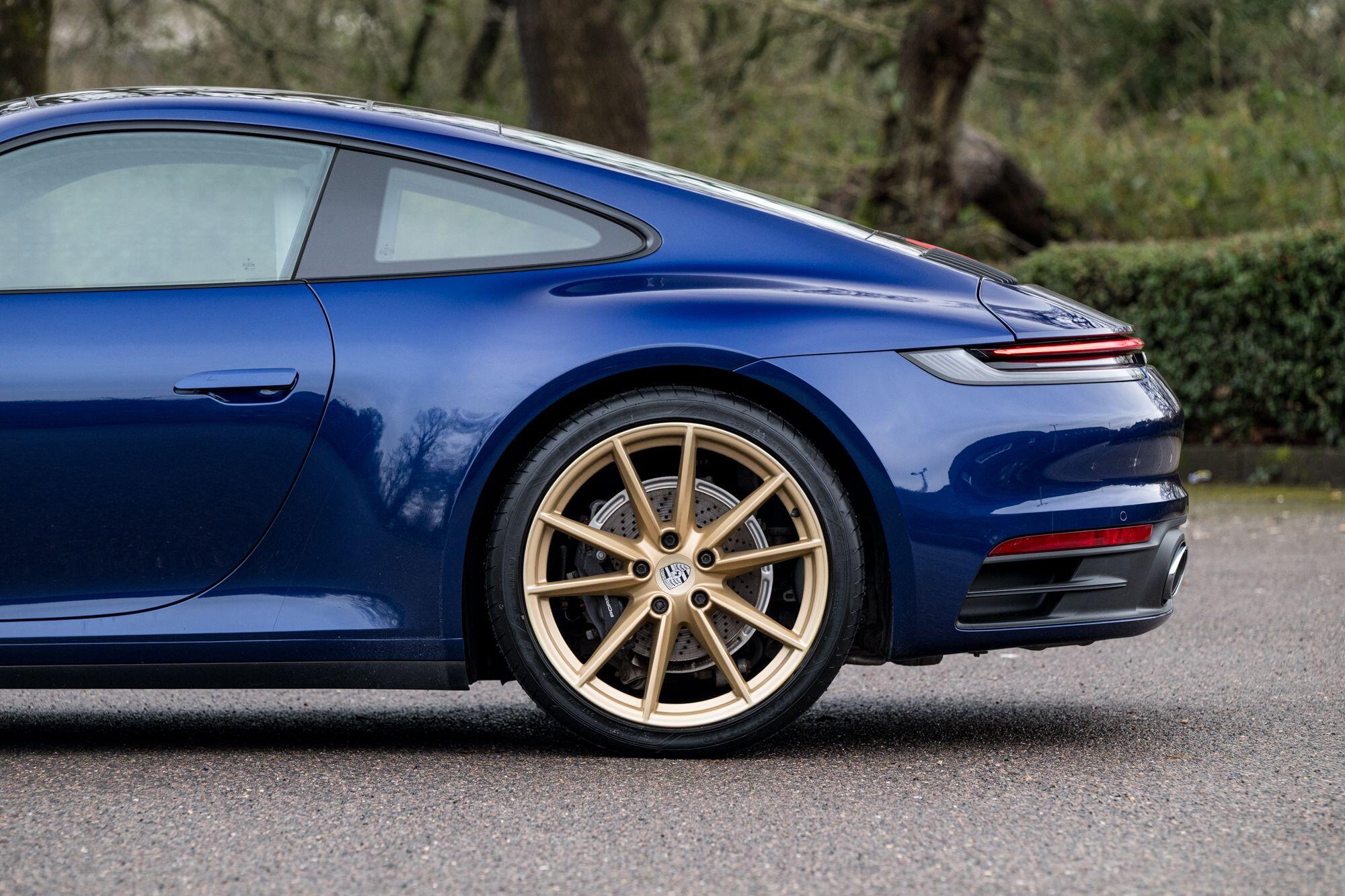 Porsche 911 view 24