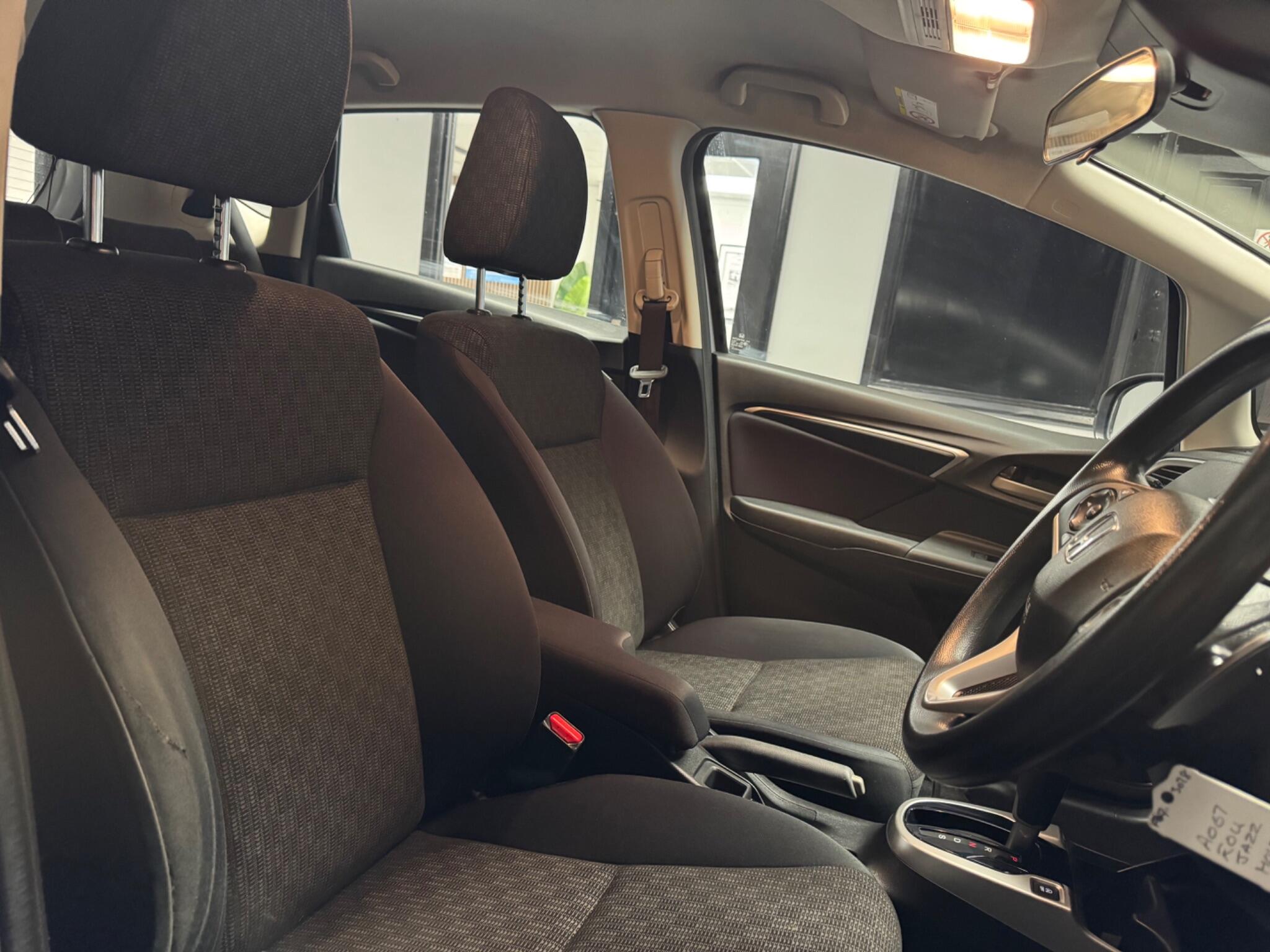 2017 Honda Jazz 1.3 i-VTEC SE CVT Euro 6 (s/s) 5dr • 52,600 miles image 20