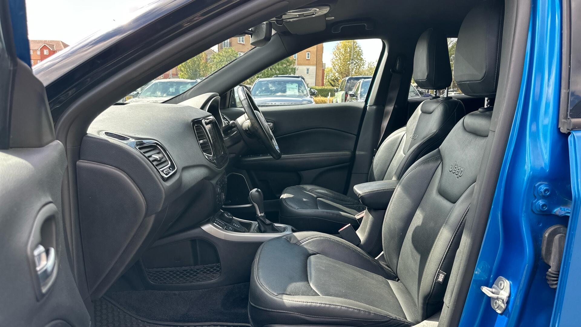 Jeep Compass view 3