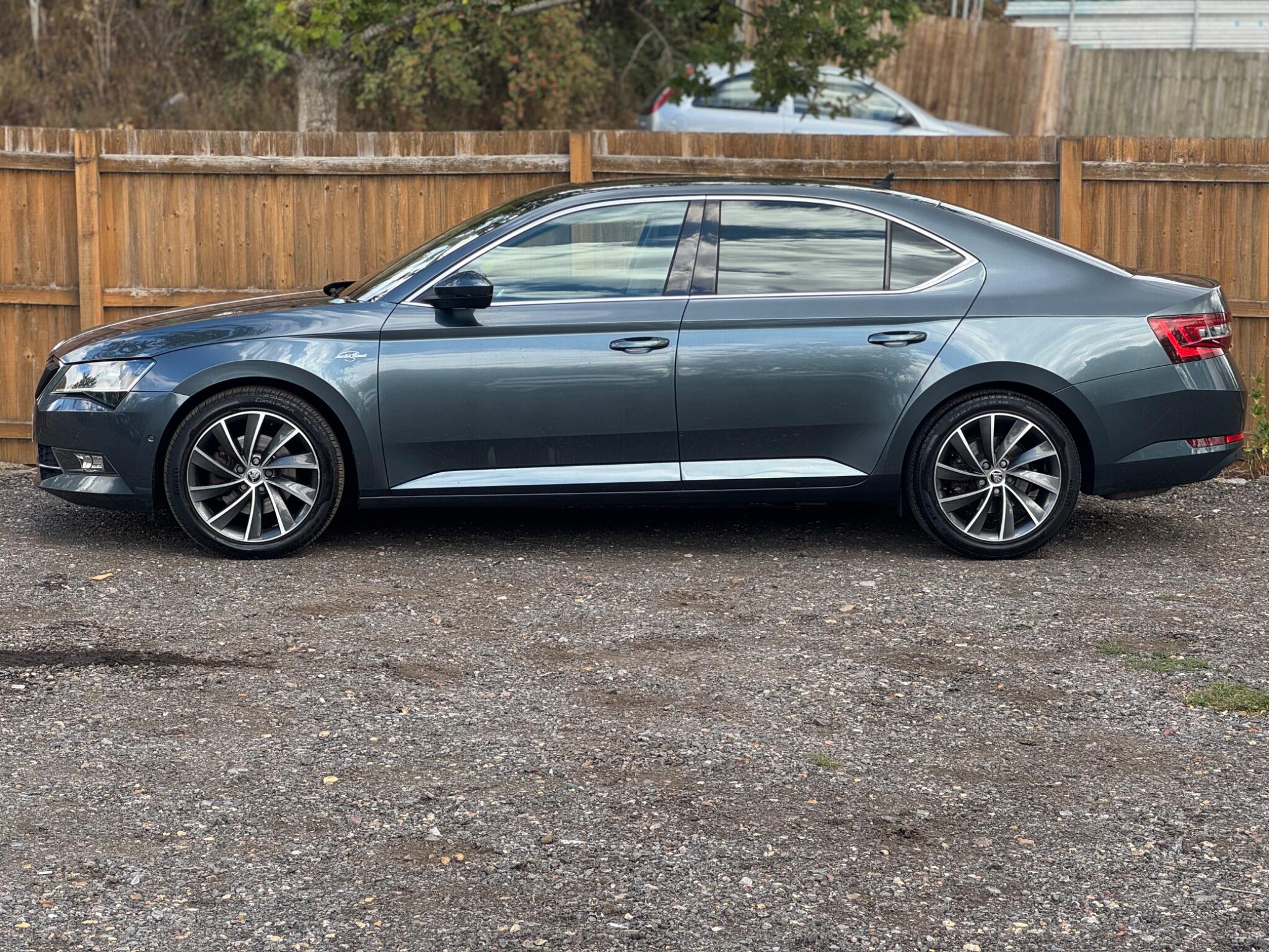 Skoda Superb view 9