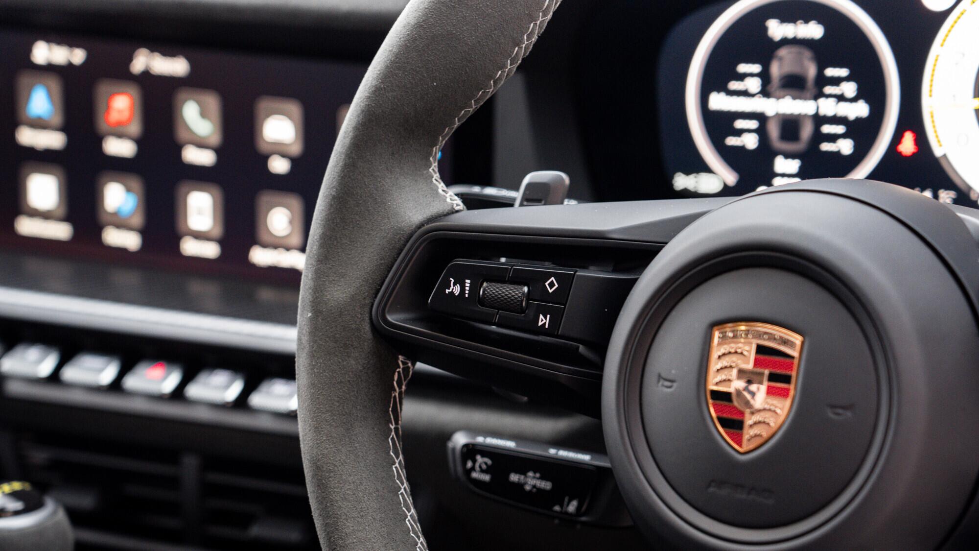 Porsche 911 view 36