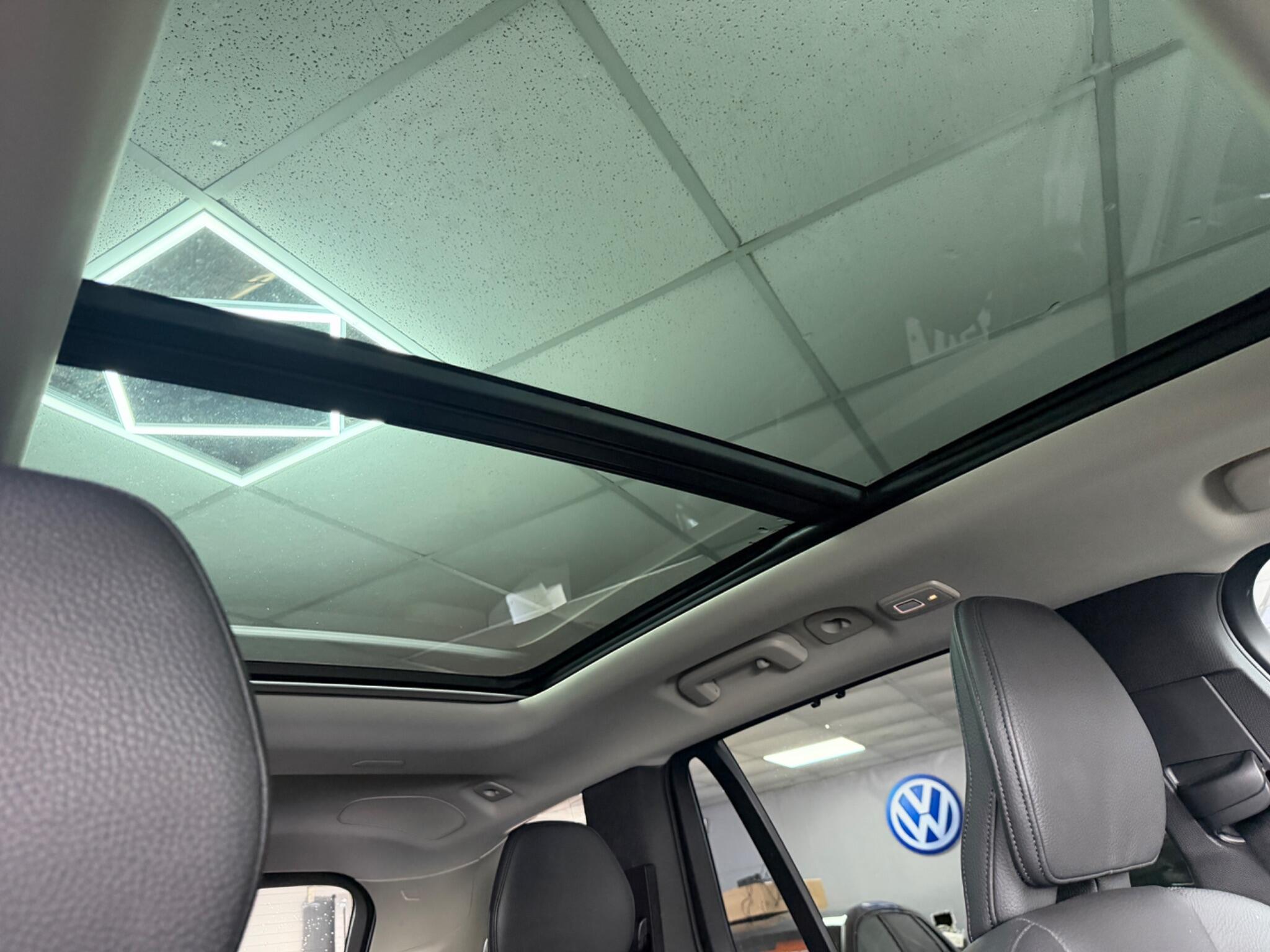 Volvo XC90 view 32