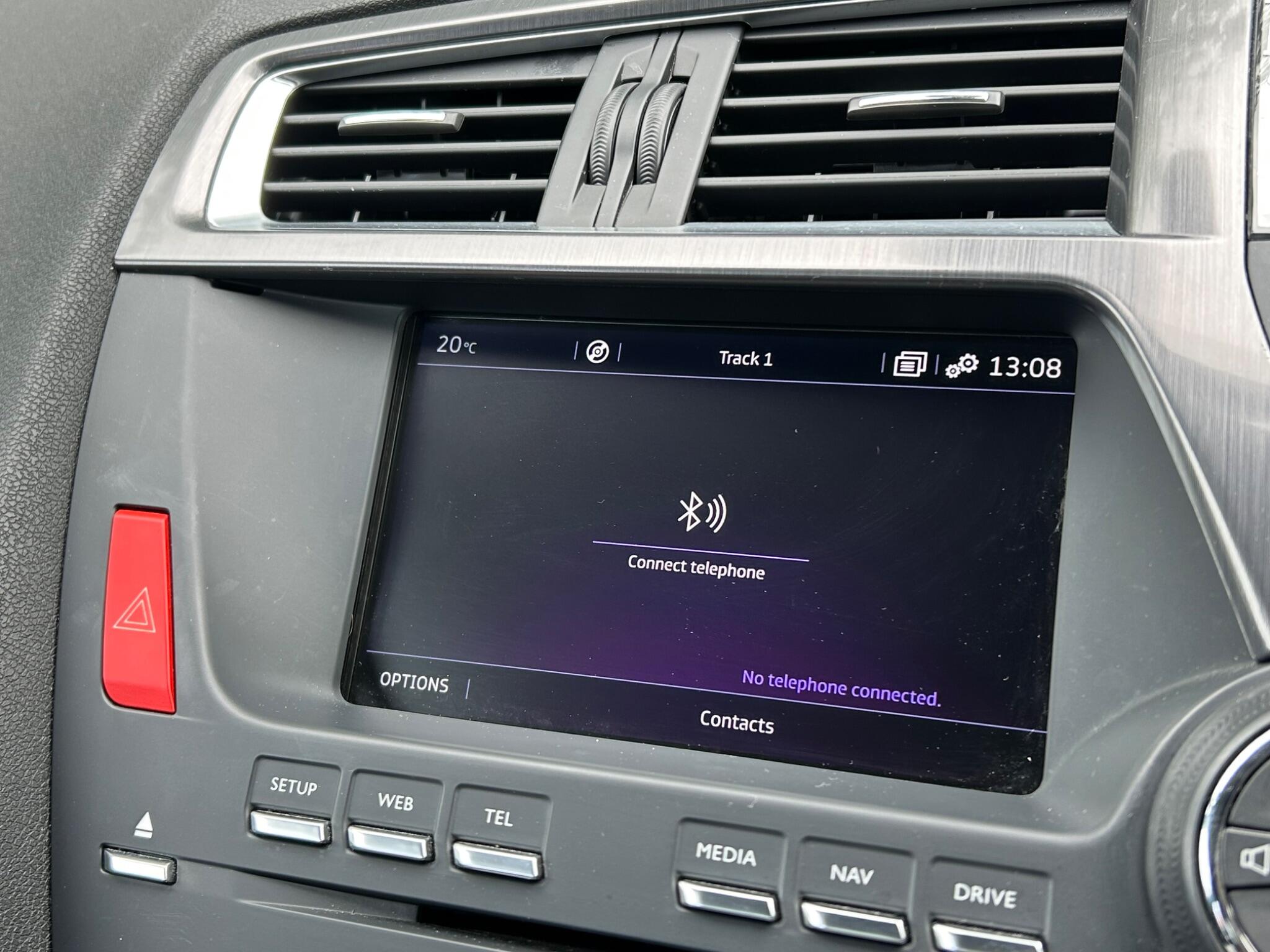 DS Automobiles DS 5 view 37